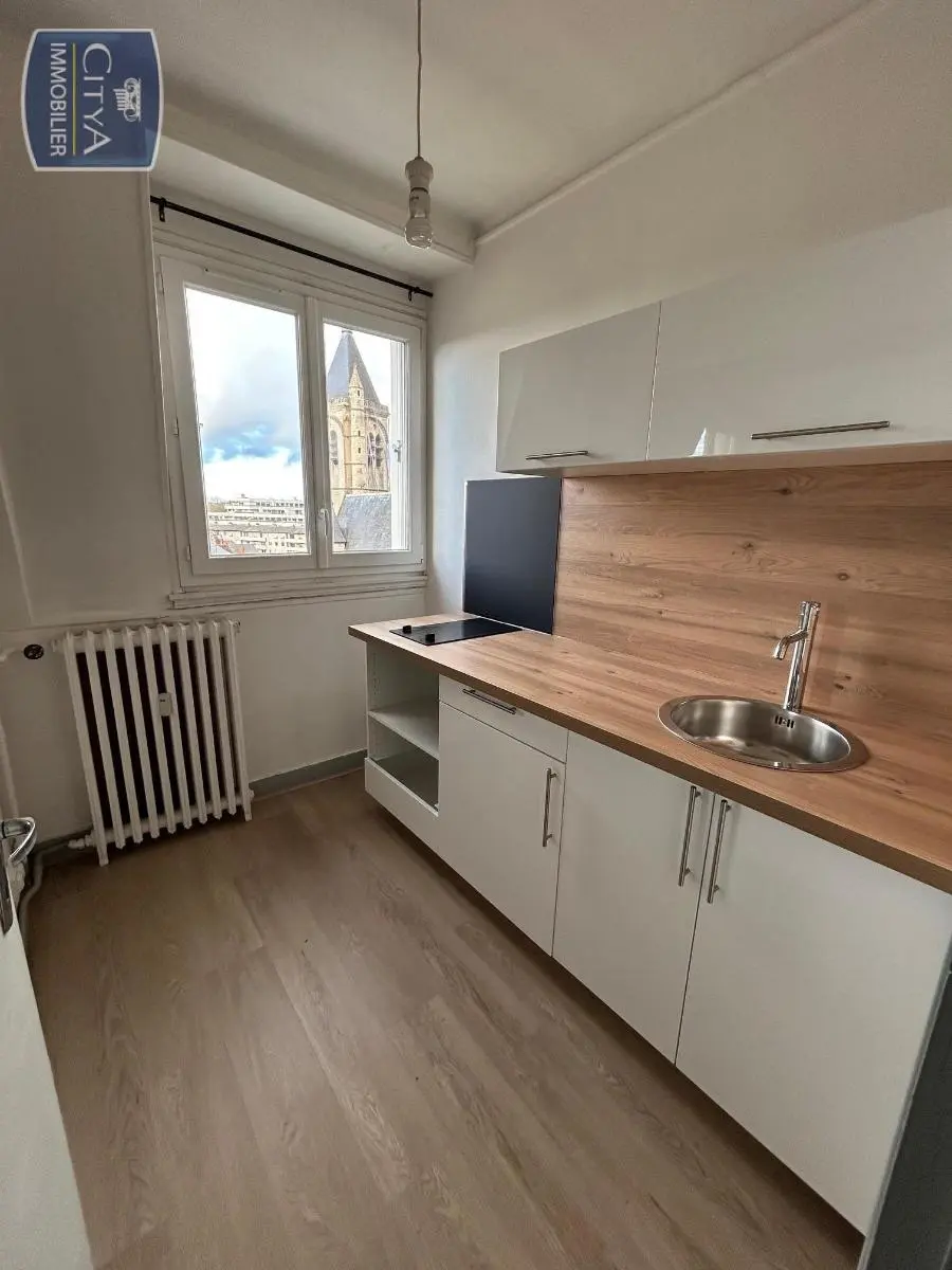 Photo 1 Appartement 1 pièce 28m²