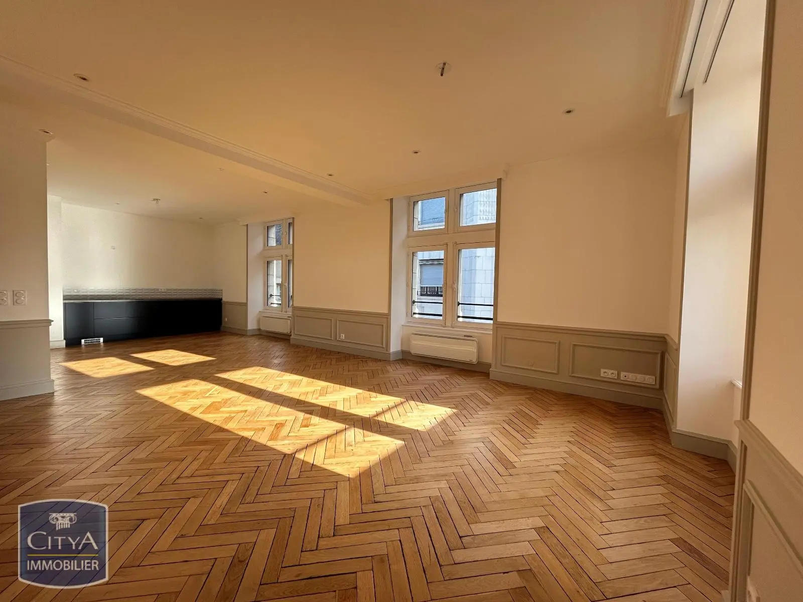 Photo 1 Appartement 4 pièces 122.31m²