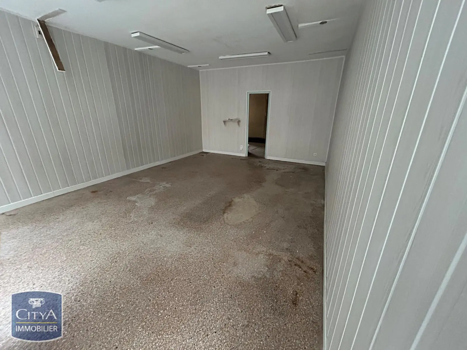 Photo 3 Local Commercial