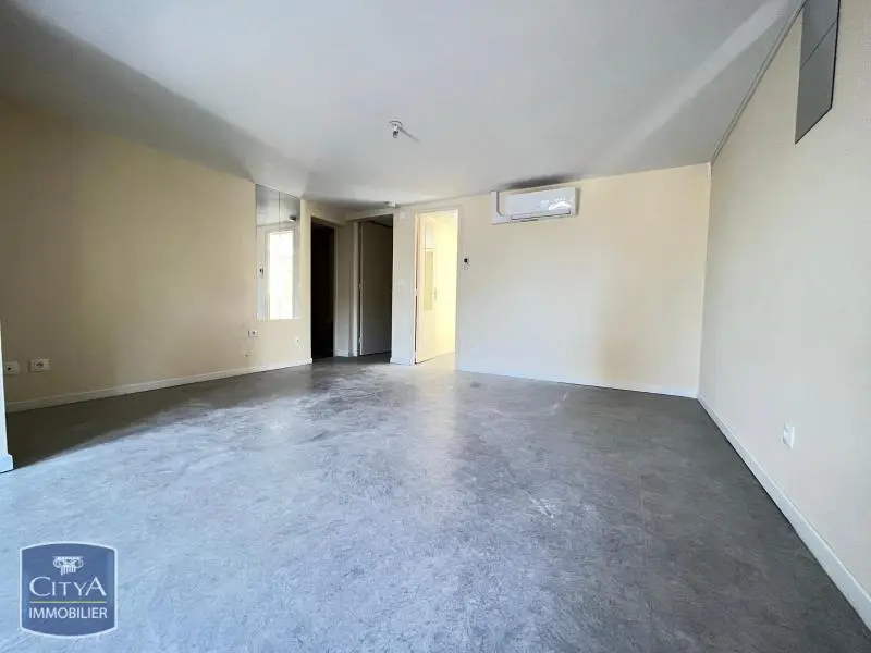 Photo 2 Appartement 2 pièces 75.56m²