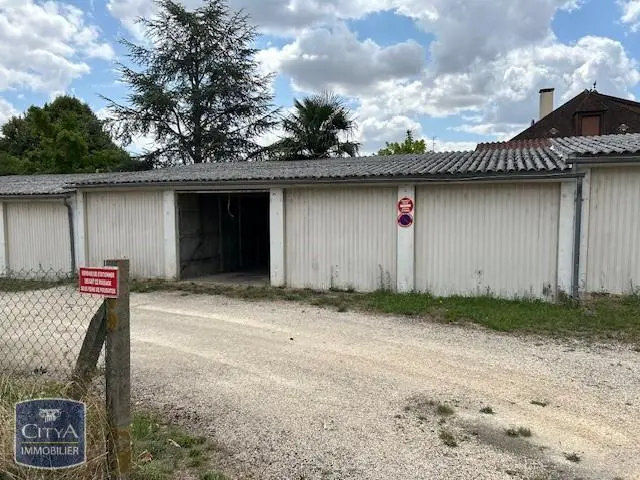 Photo 1 Parking