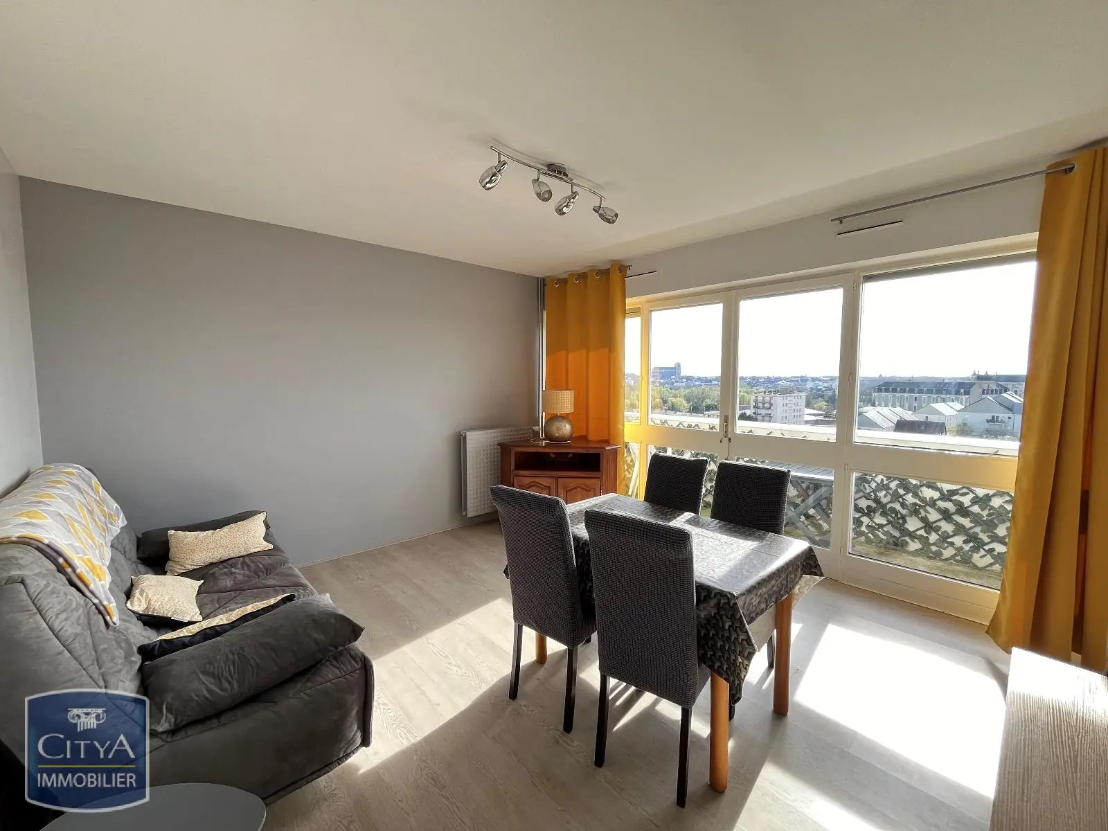 Photo 1 Appartement 1 pièce 33.85m²