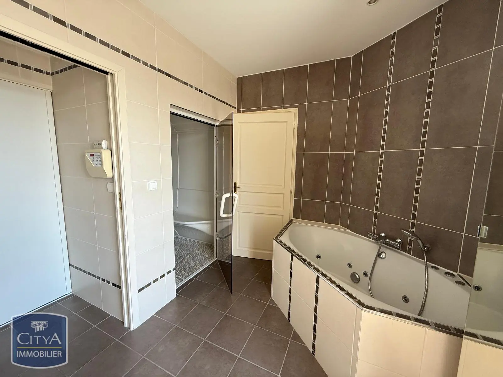 Photo 14 Appartement 5 pièces 246.07m²