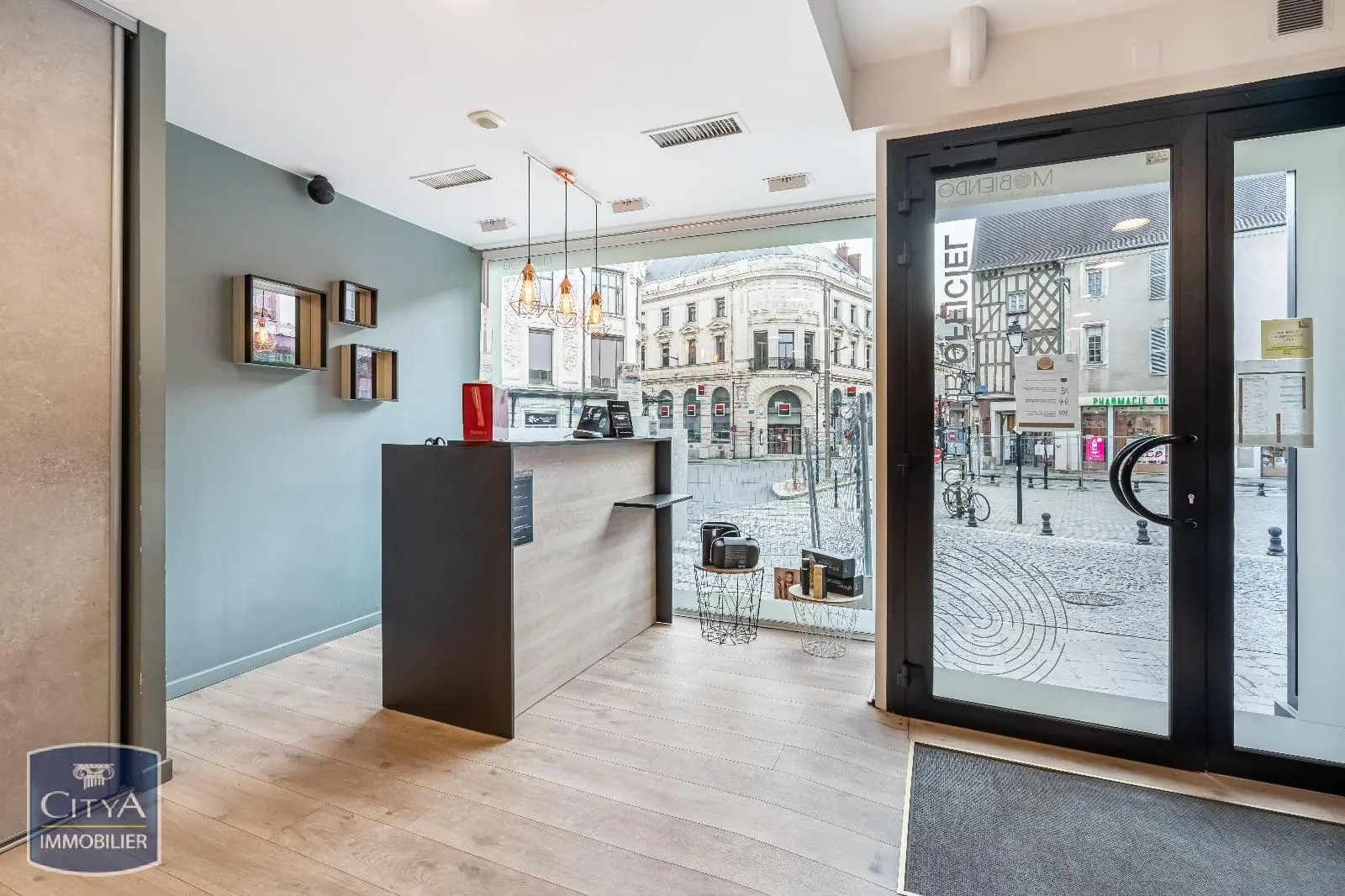 Photo 4 Local Commercial