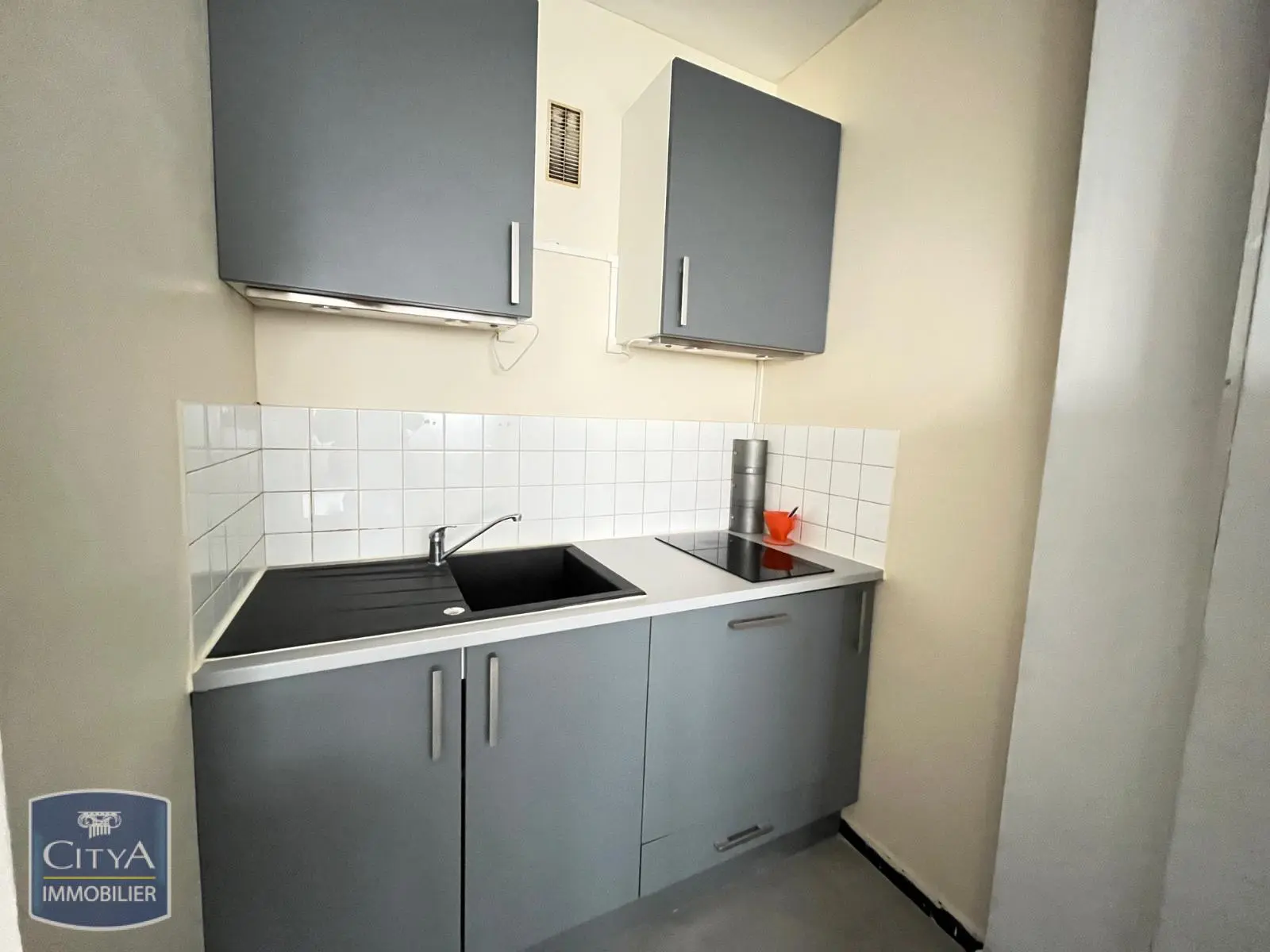 Photo 1 Appartement 1 pièce 25m²