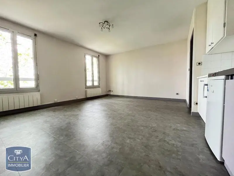 Photo 1 Appartement 1 pièce 33m²