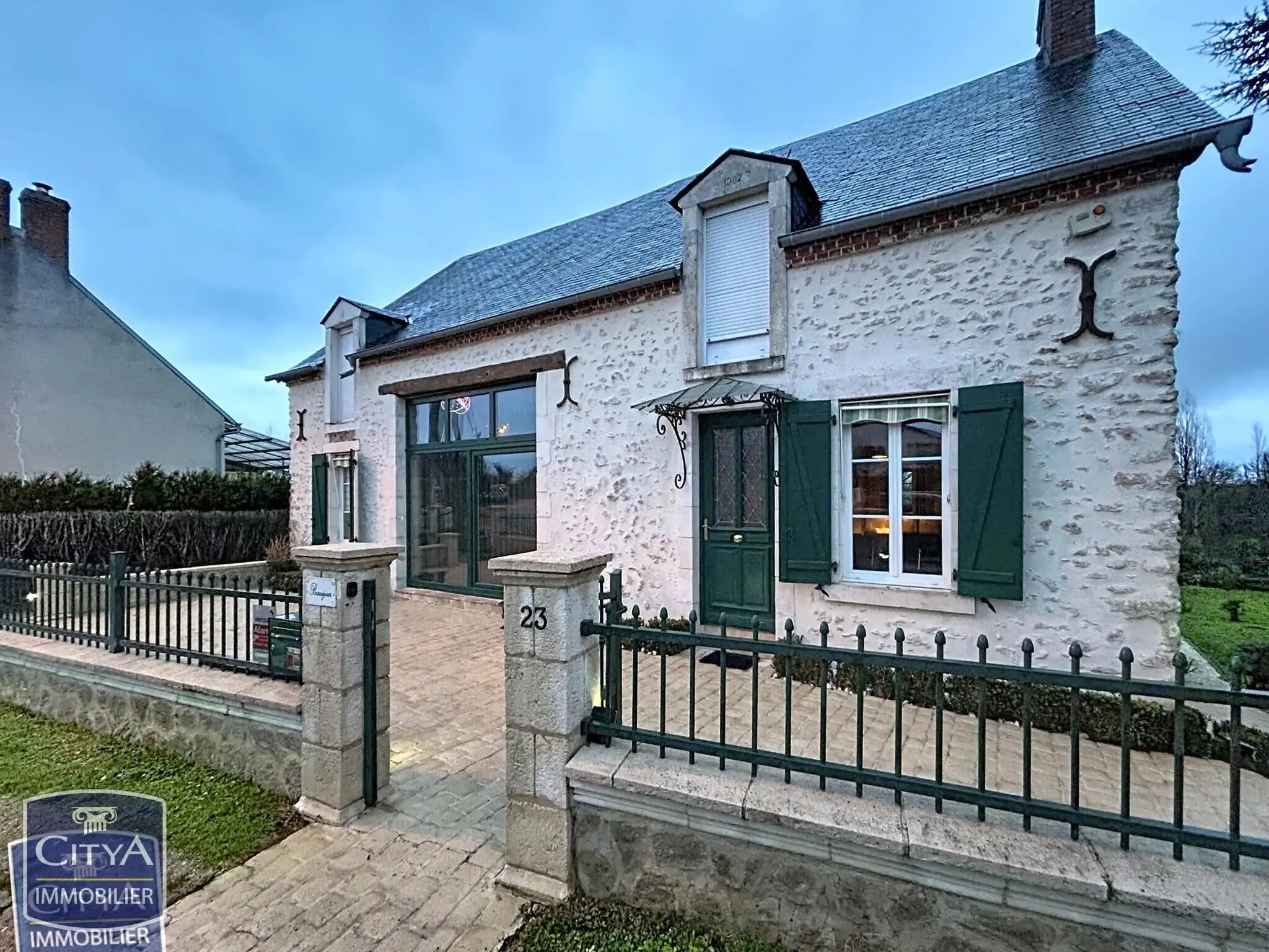 Photo 1 Maison 7 pièces 144.5m²