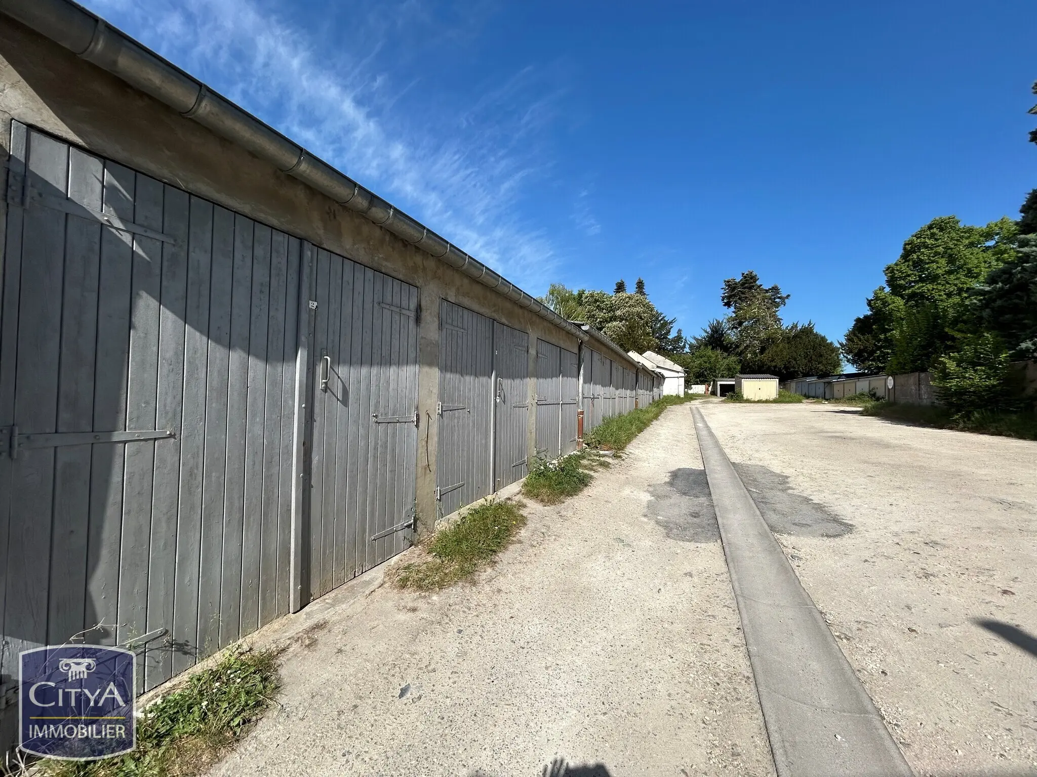 Photo 3 Parking 300m²