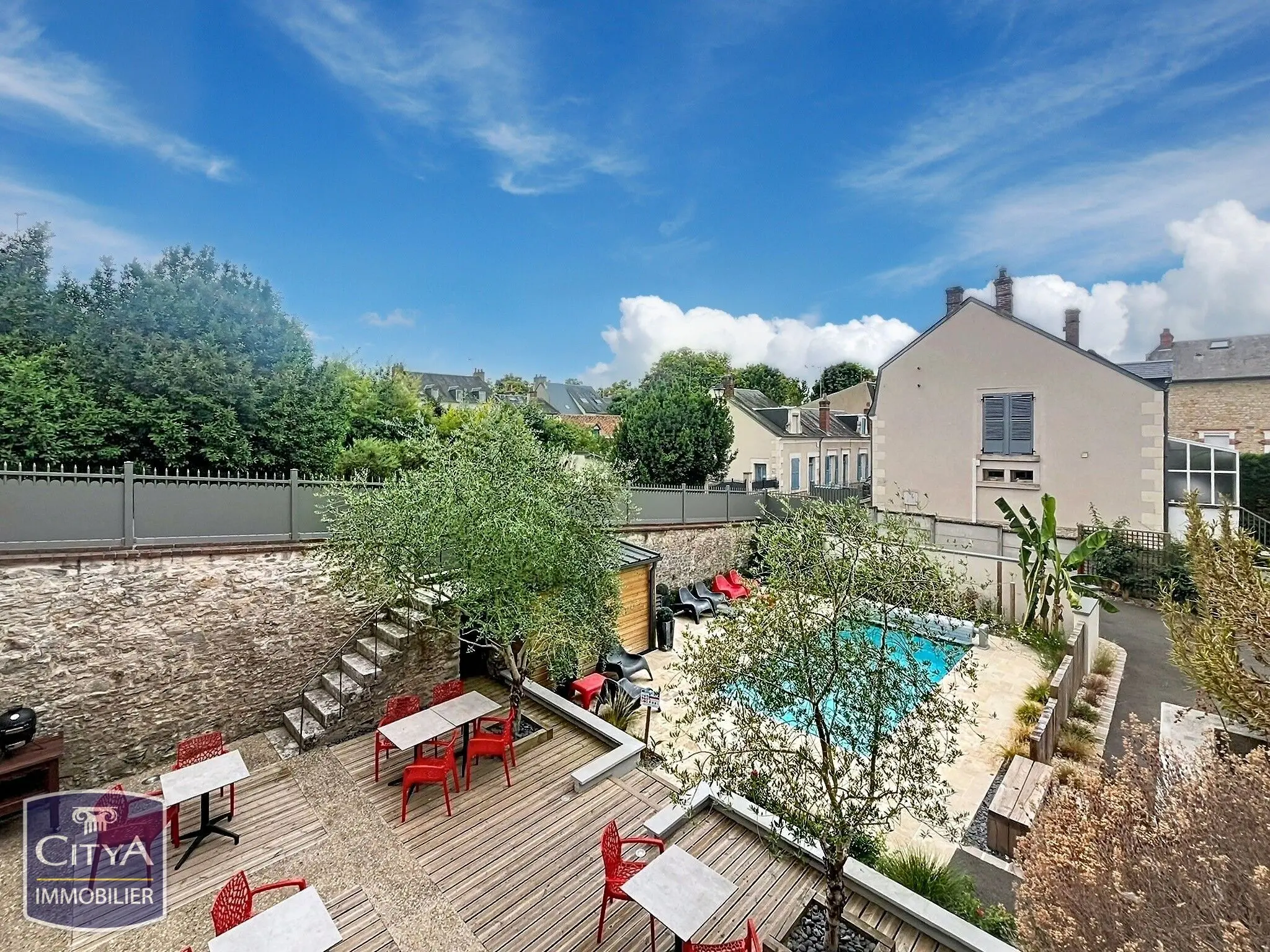 Photo 1 Maison 15 pièces 365m²