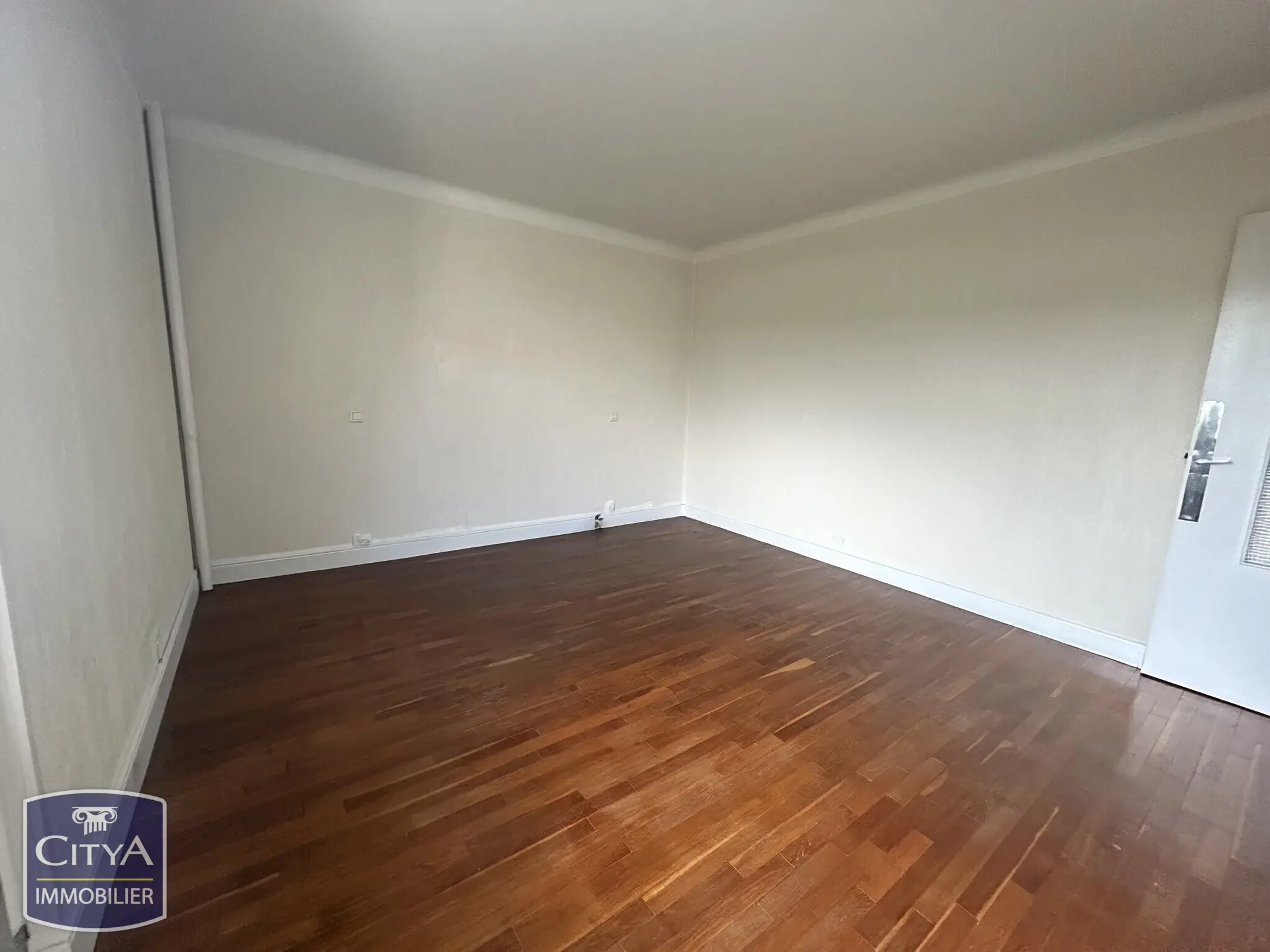 Photo 11 Immeuble 180m²
