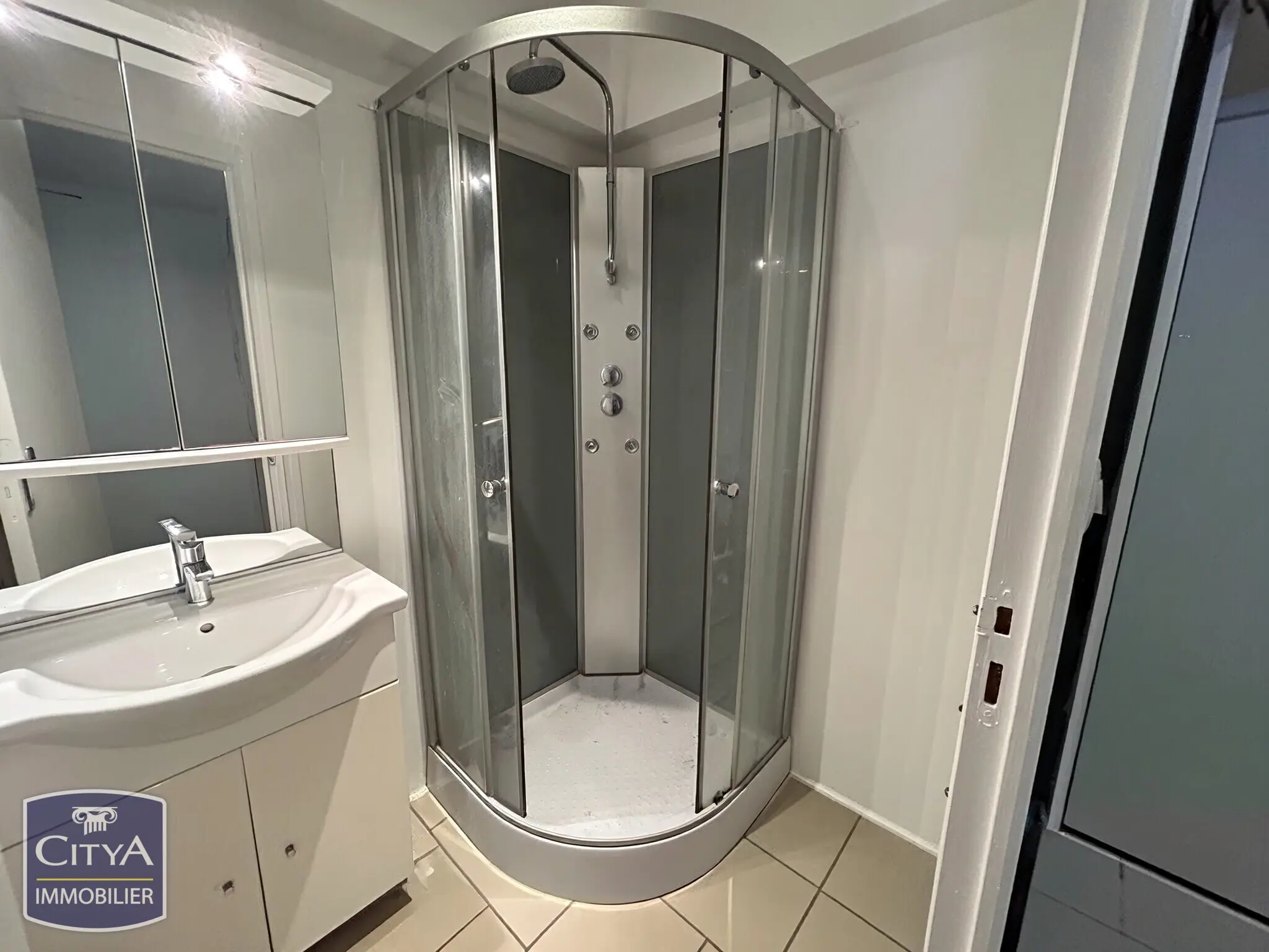 Photo 5 Immeuble 180m²