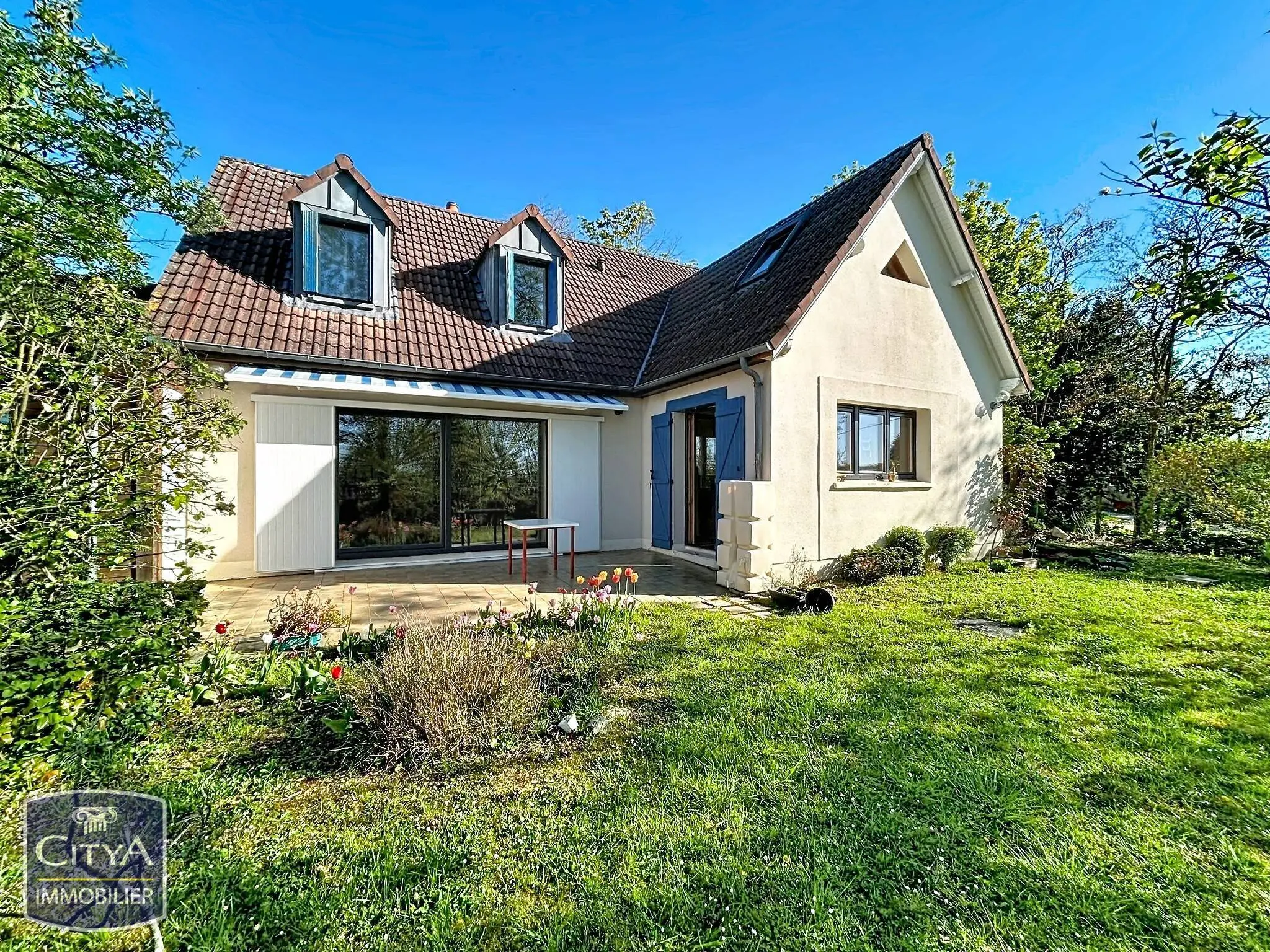 Photo 1 Maison 5 pièces 203.76m²