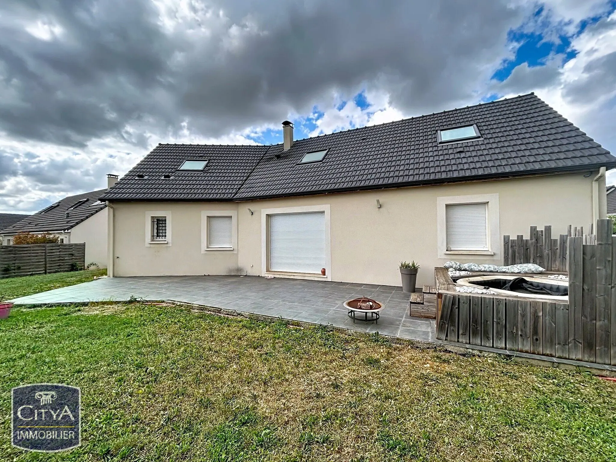 Photo 1 Maison 8 pièces 144.43m²