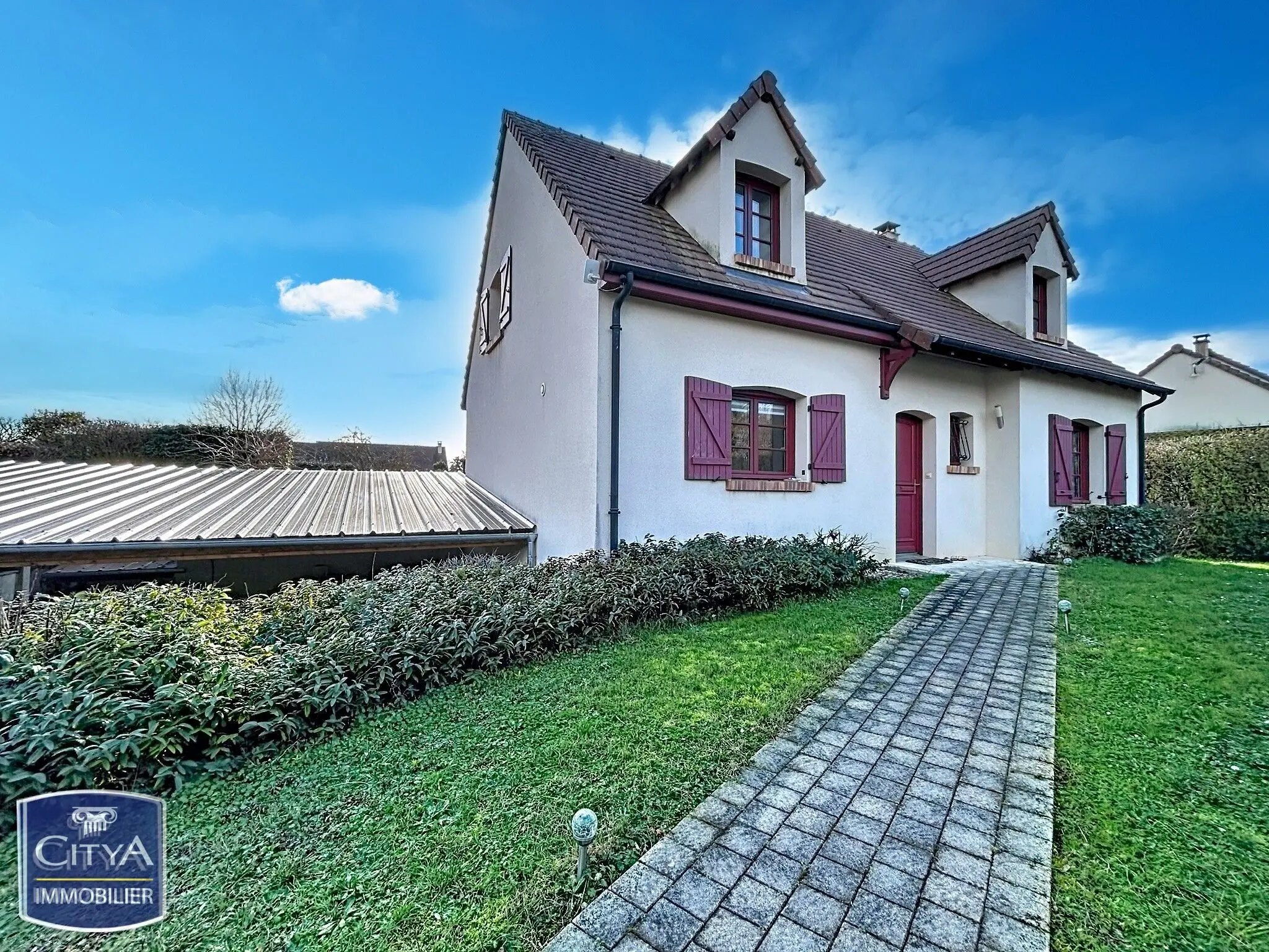 Photo 1 Maison 4 pièces 165m²