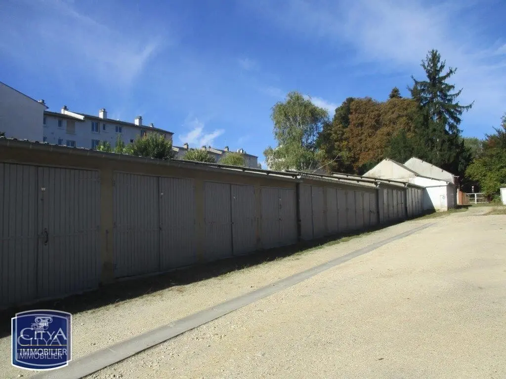 Photo 1 Parking 300m²