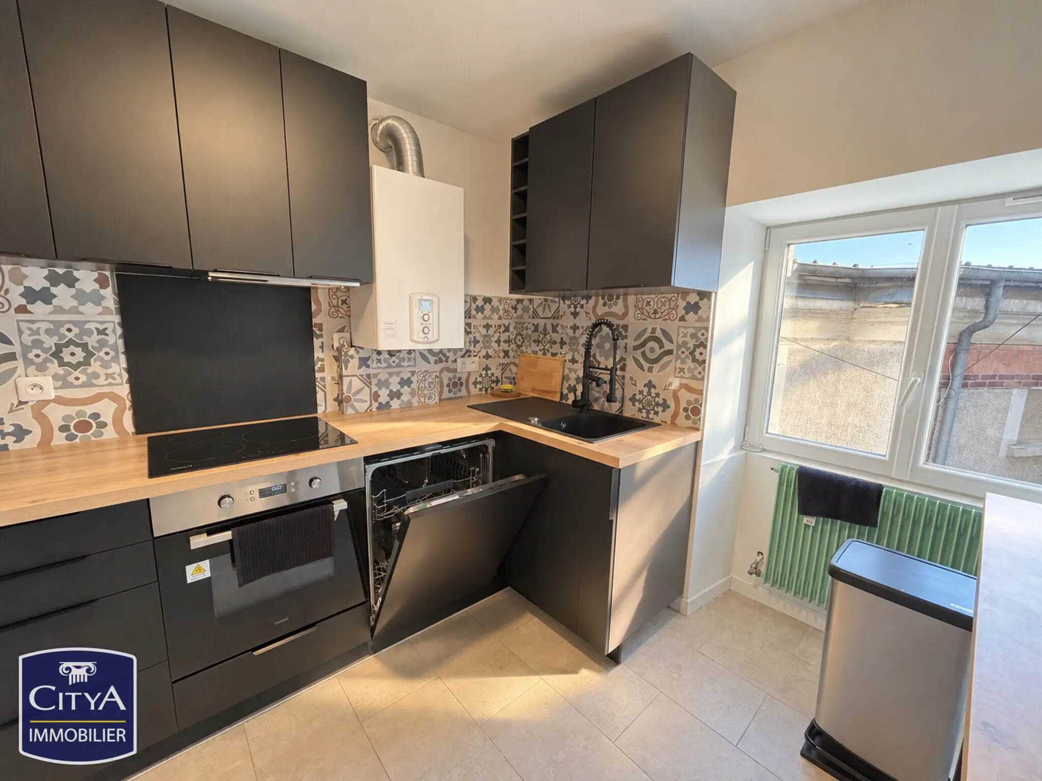 Photo 1 Appartement 5 pièces 120.32m²