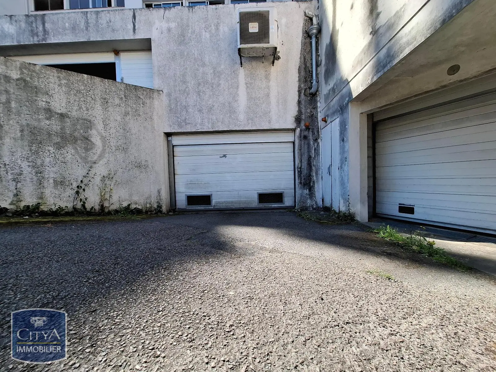 Photo 5 Parking