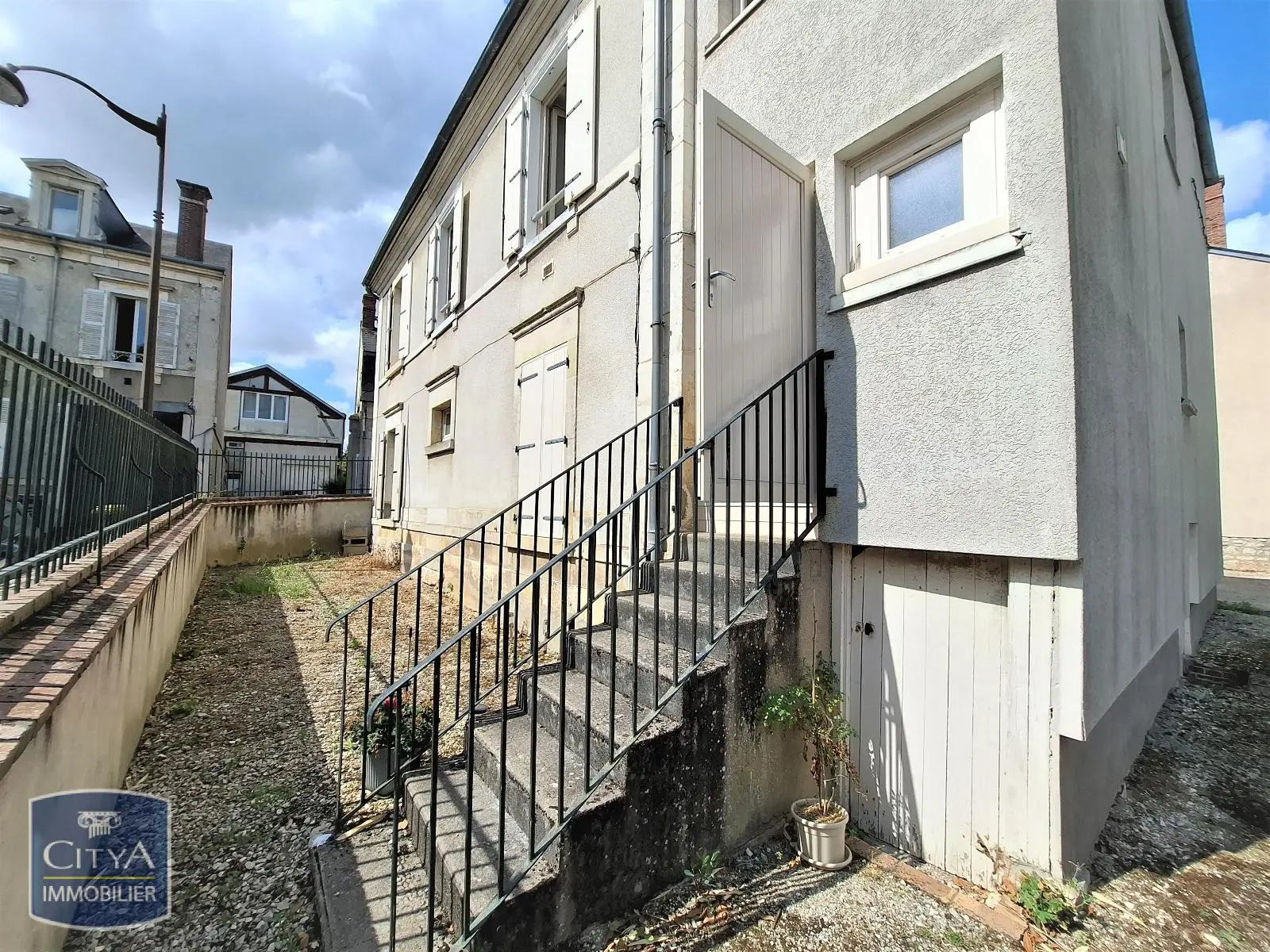Photo 2 Immeuble 200m²