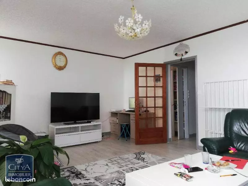 Illustration pour Appartement 4 pièces 75m² Photo Appartement 4 pièces 75m²