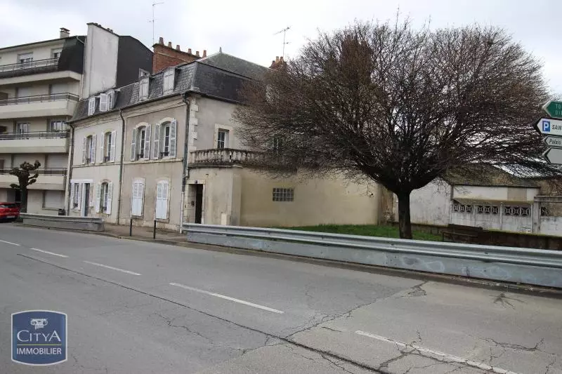 Illustration pour Immeuble 300m² Photo Immeuble 300m²