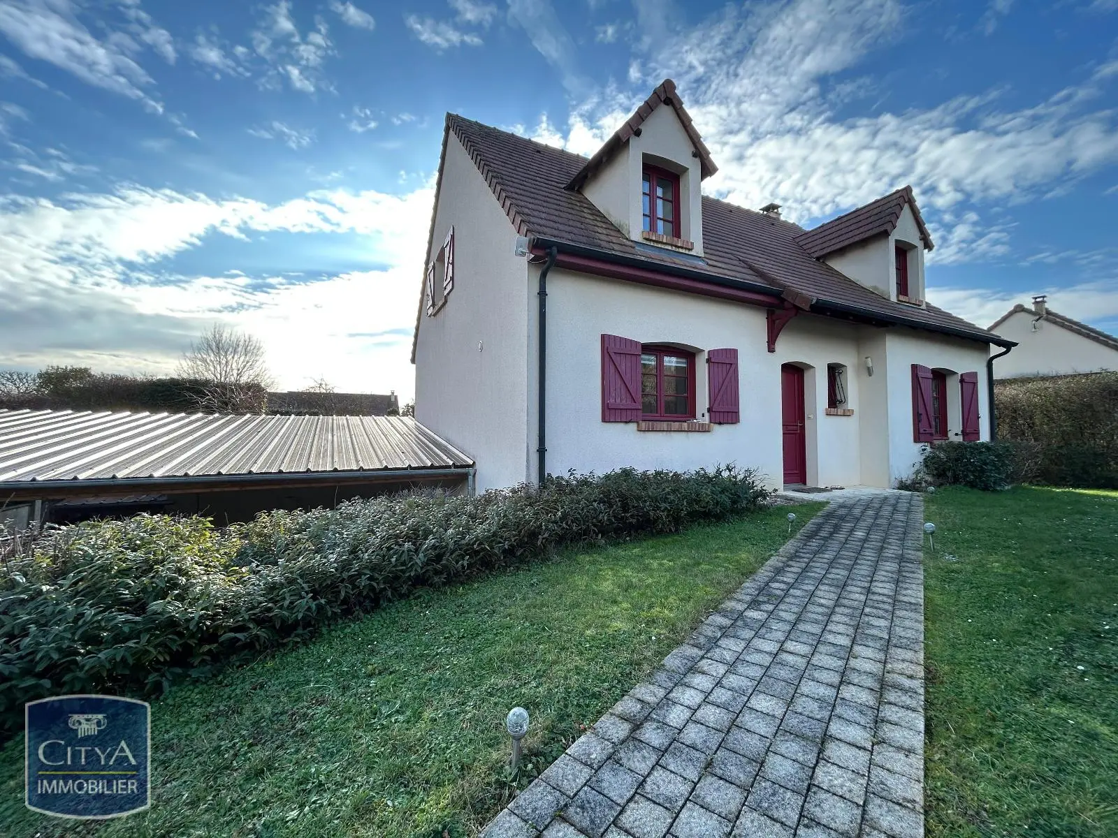 Photo 1 Maison 4 pièces 165m²