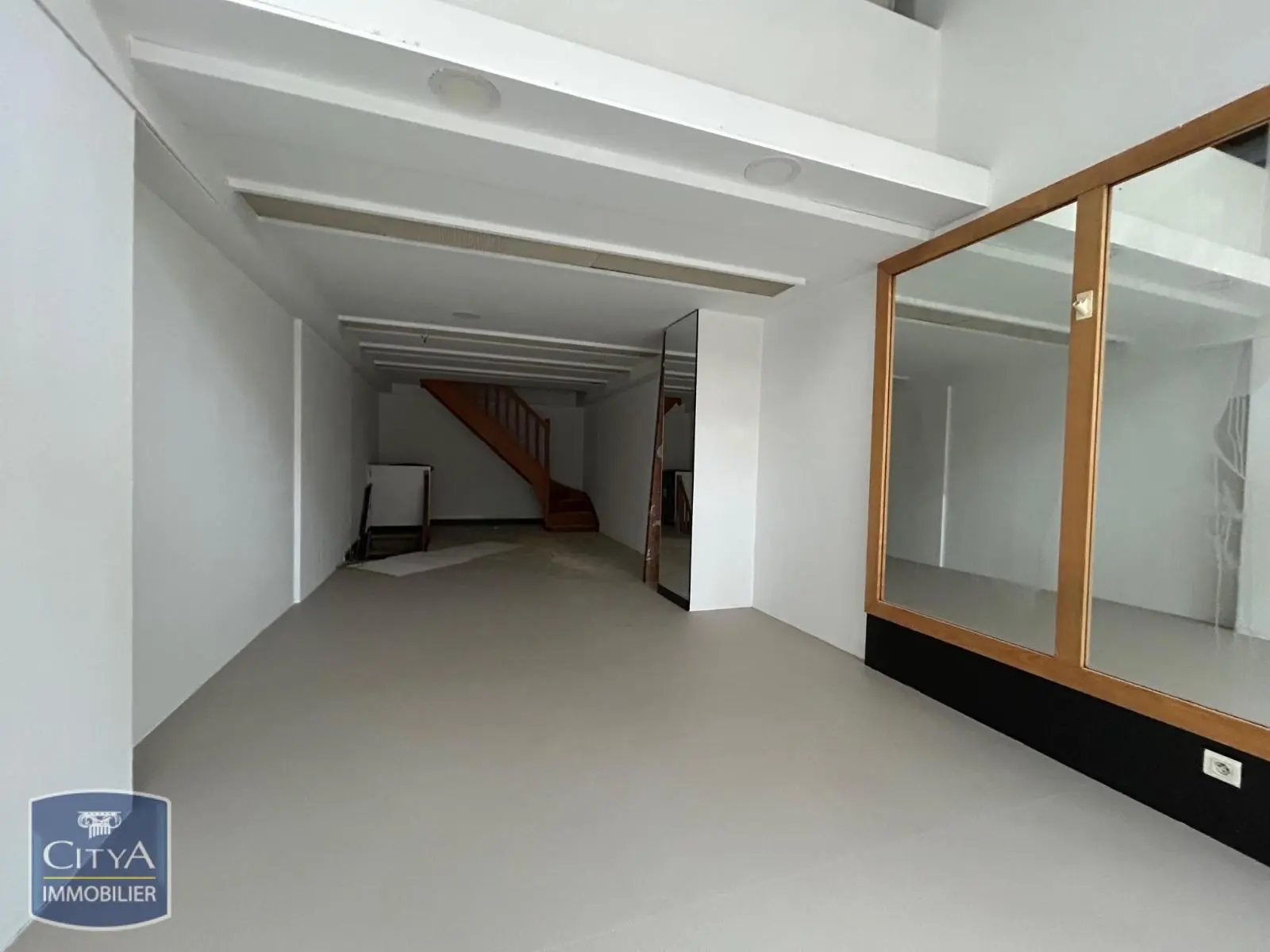 Photo 2 Local Commercial 65m²