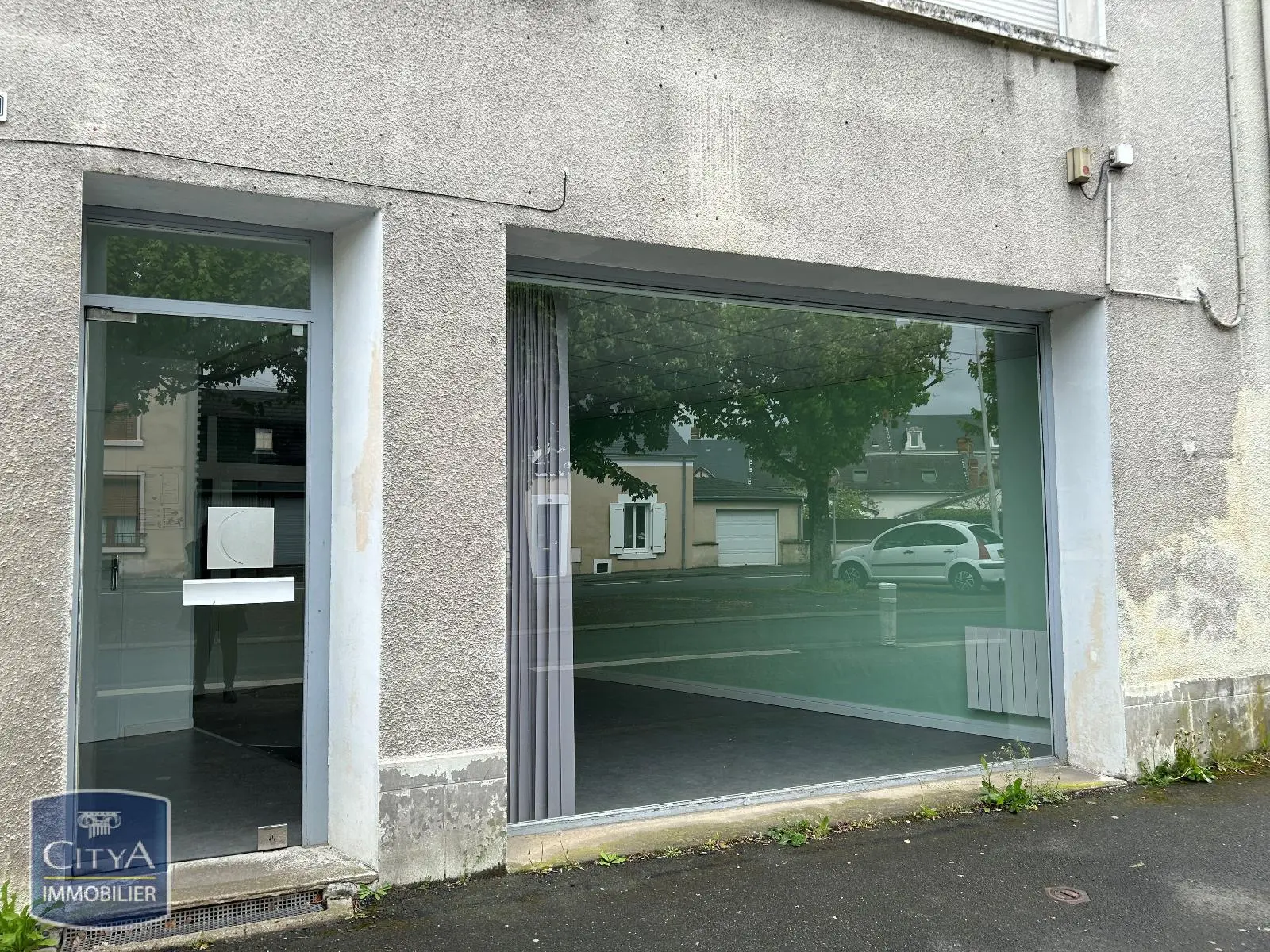 Photo 1 Local Professionnel 4 pièces 86.81m²