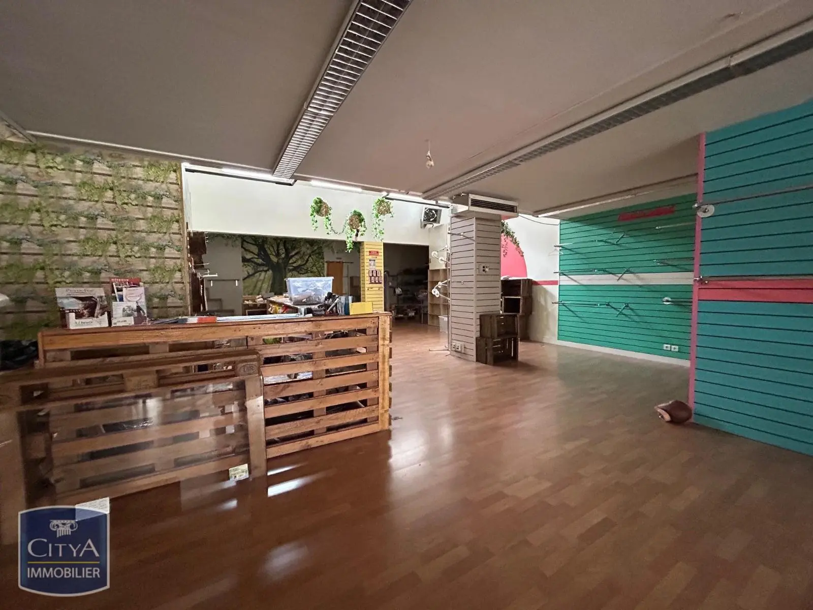 Photo 3 Local Commercial 322m²