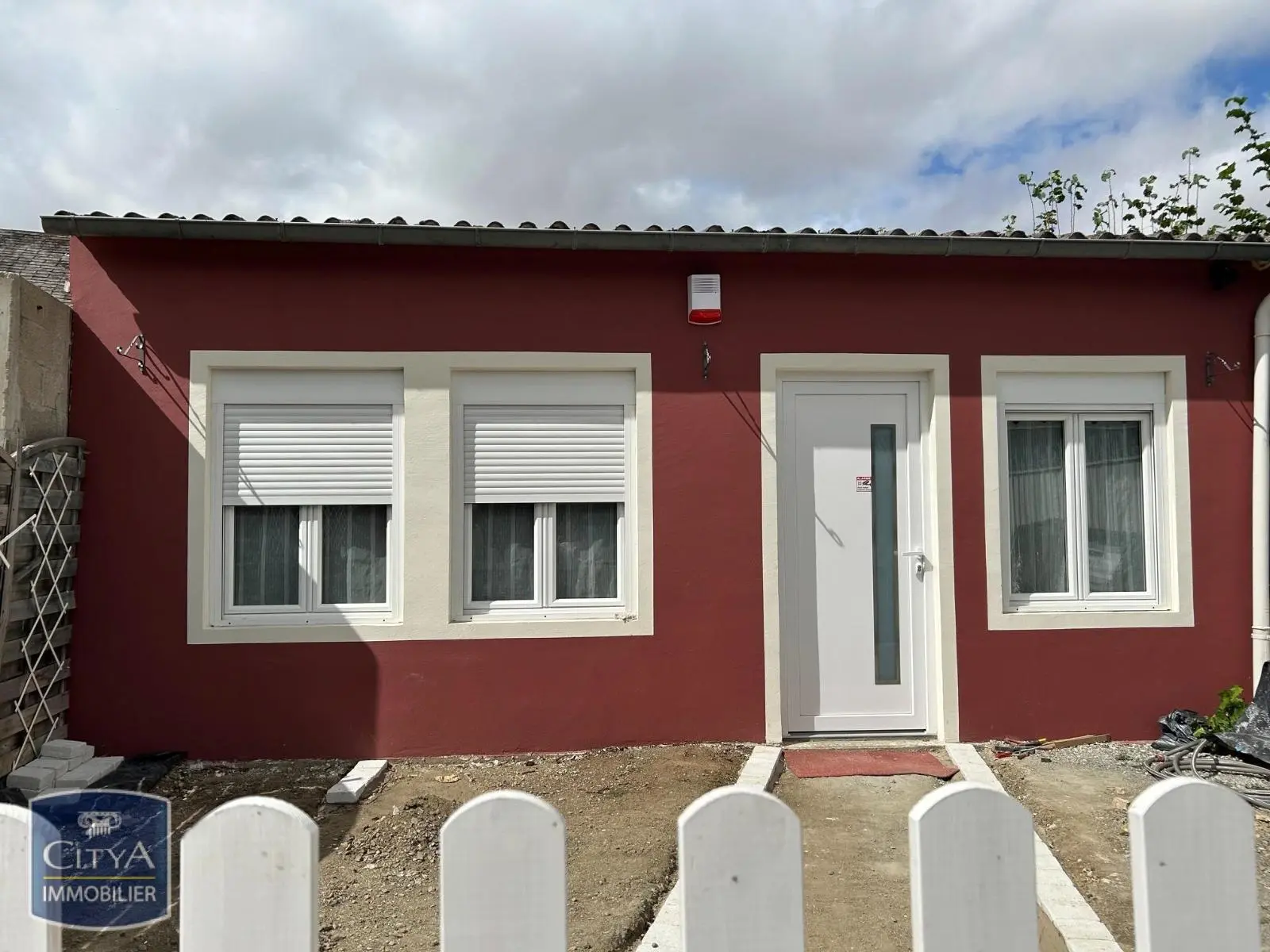 Photo 1 Local Professionnel 2 pièces 65m²