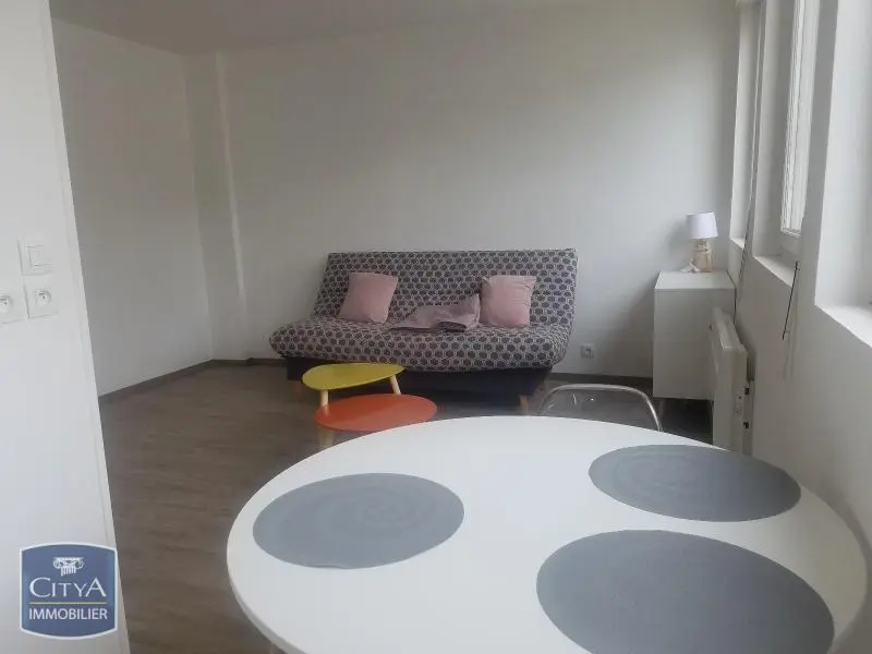 Photo 1 Appartement 1 pièce 23.6m²