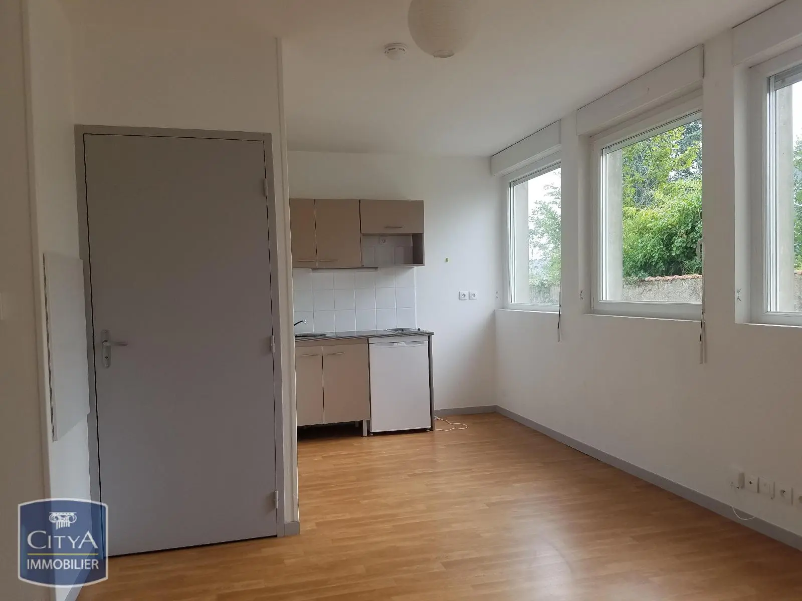 Photo 1 Appartement 1 pièce 22.79m²