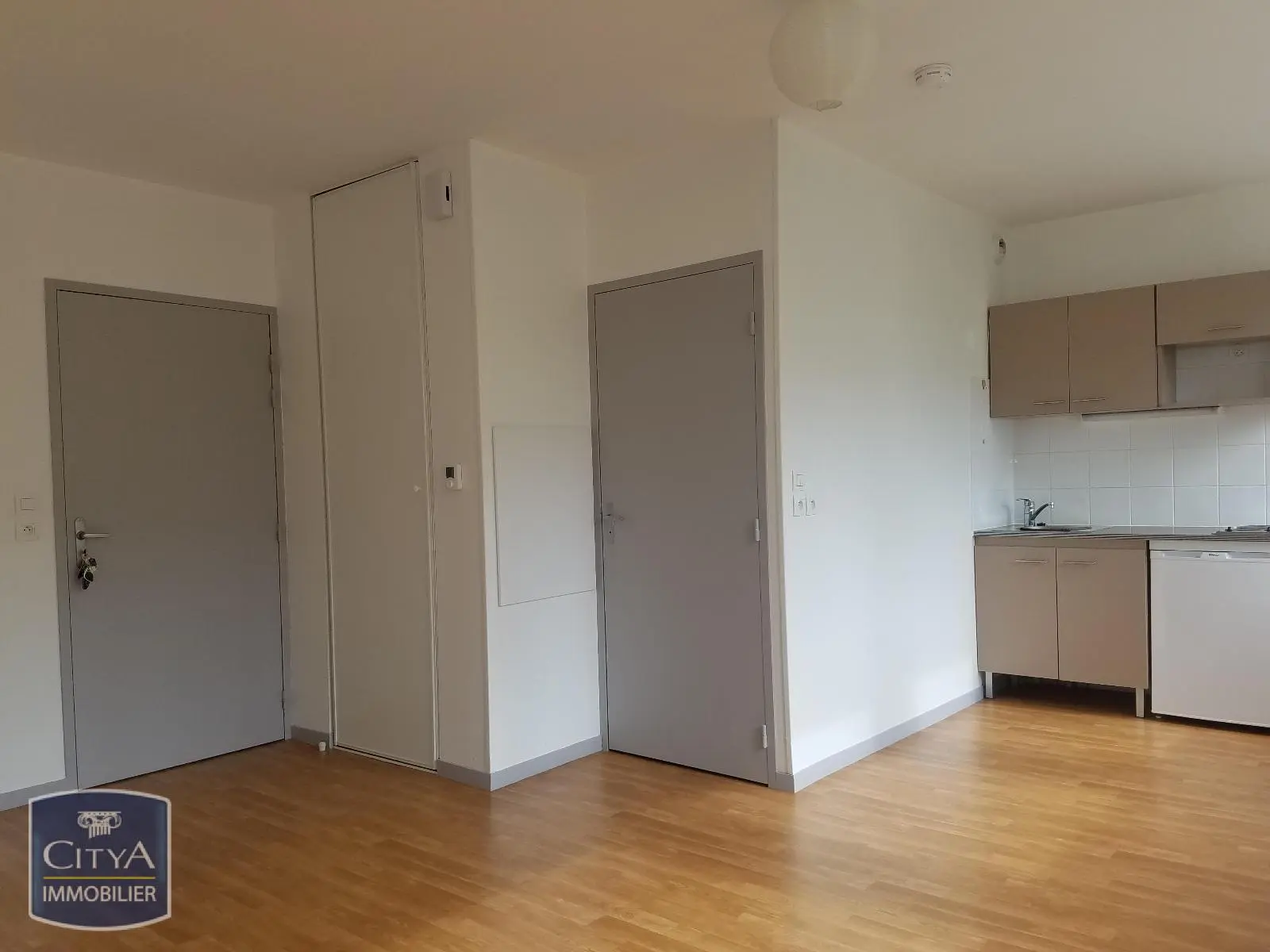 Photo 2 Appartement 1 pièce 27.69m²