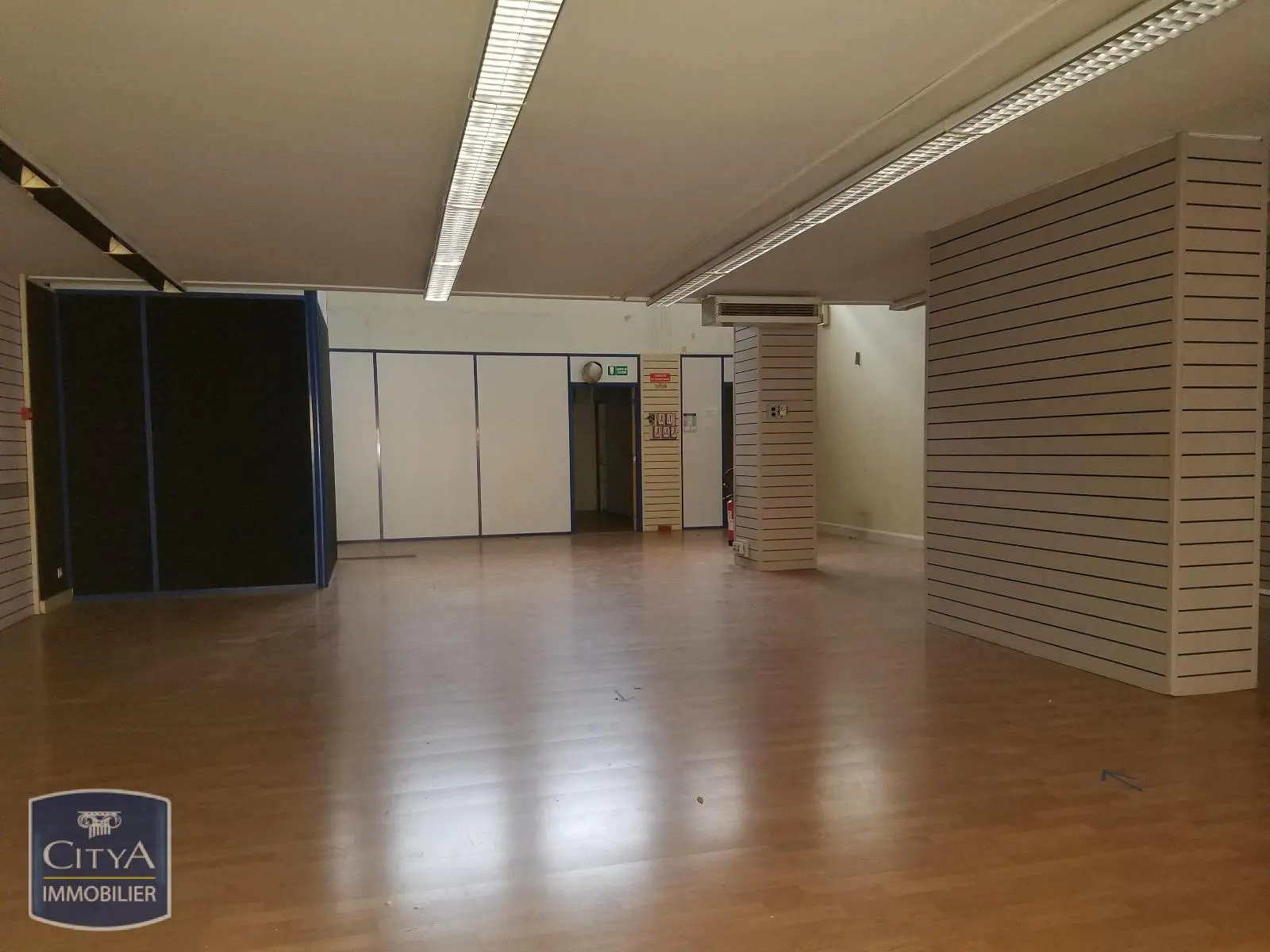 Photo 8 Local Commercial 322m²