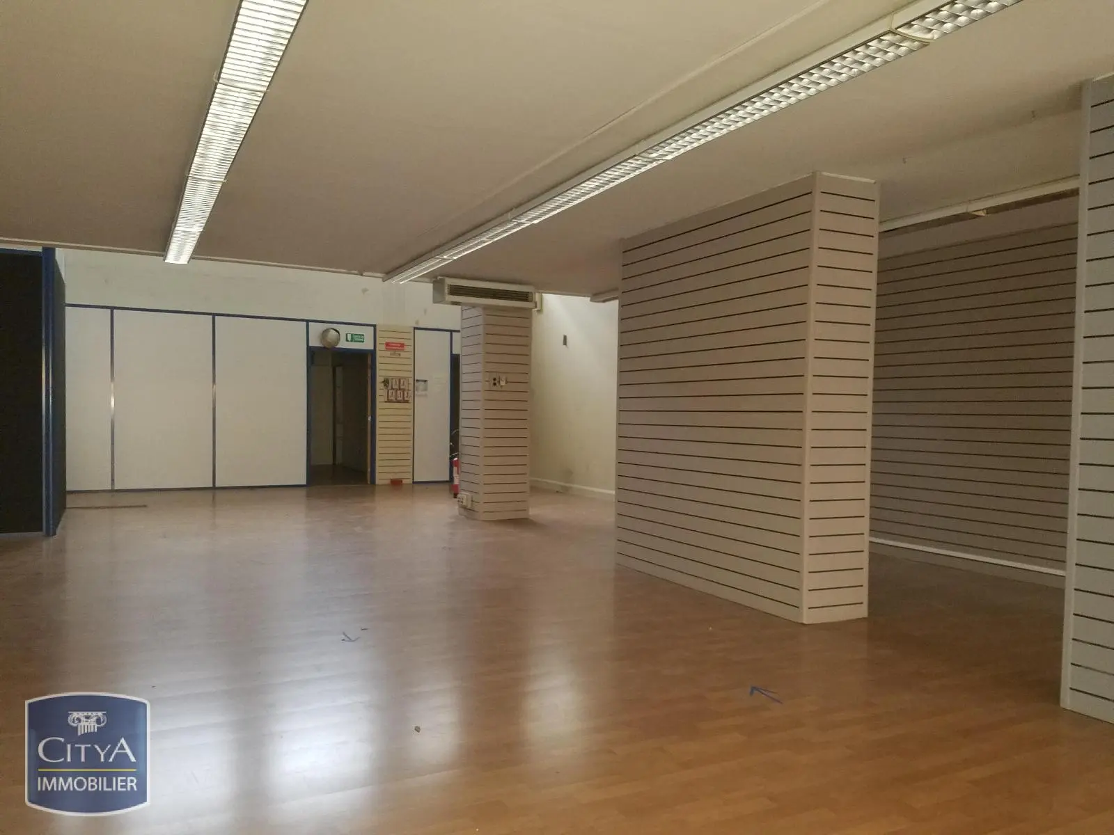 Photo 2 Local Commercial 322m²