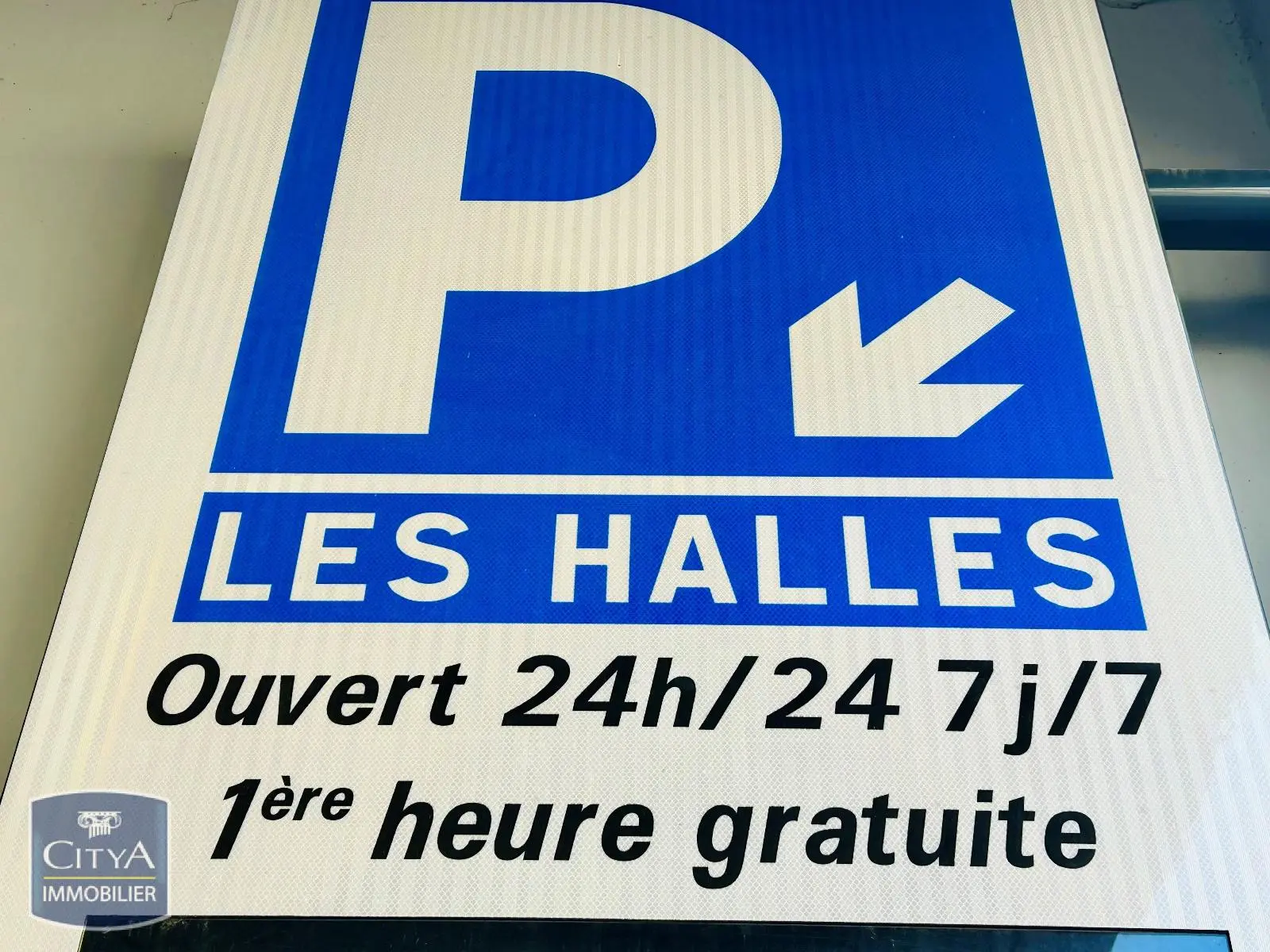 Photo 2 Parking