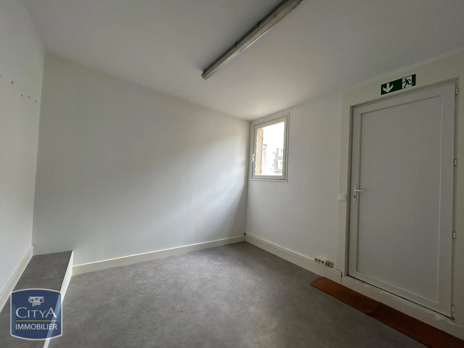 Photo 5 Local Professionnel 4 pièces 86.81m²