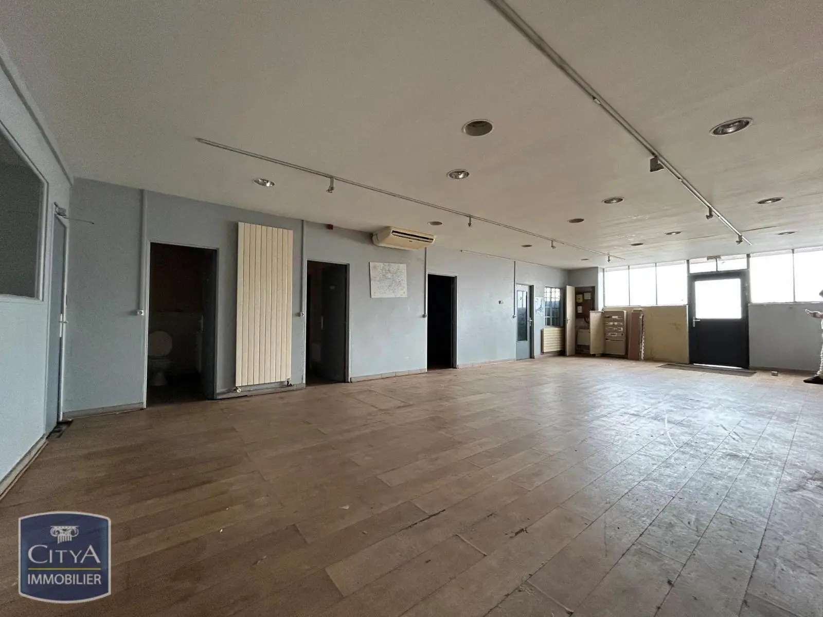 Photo 2 Local Professionnel 4 pièces 125m²