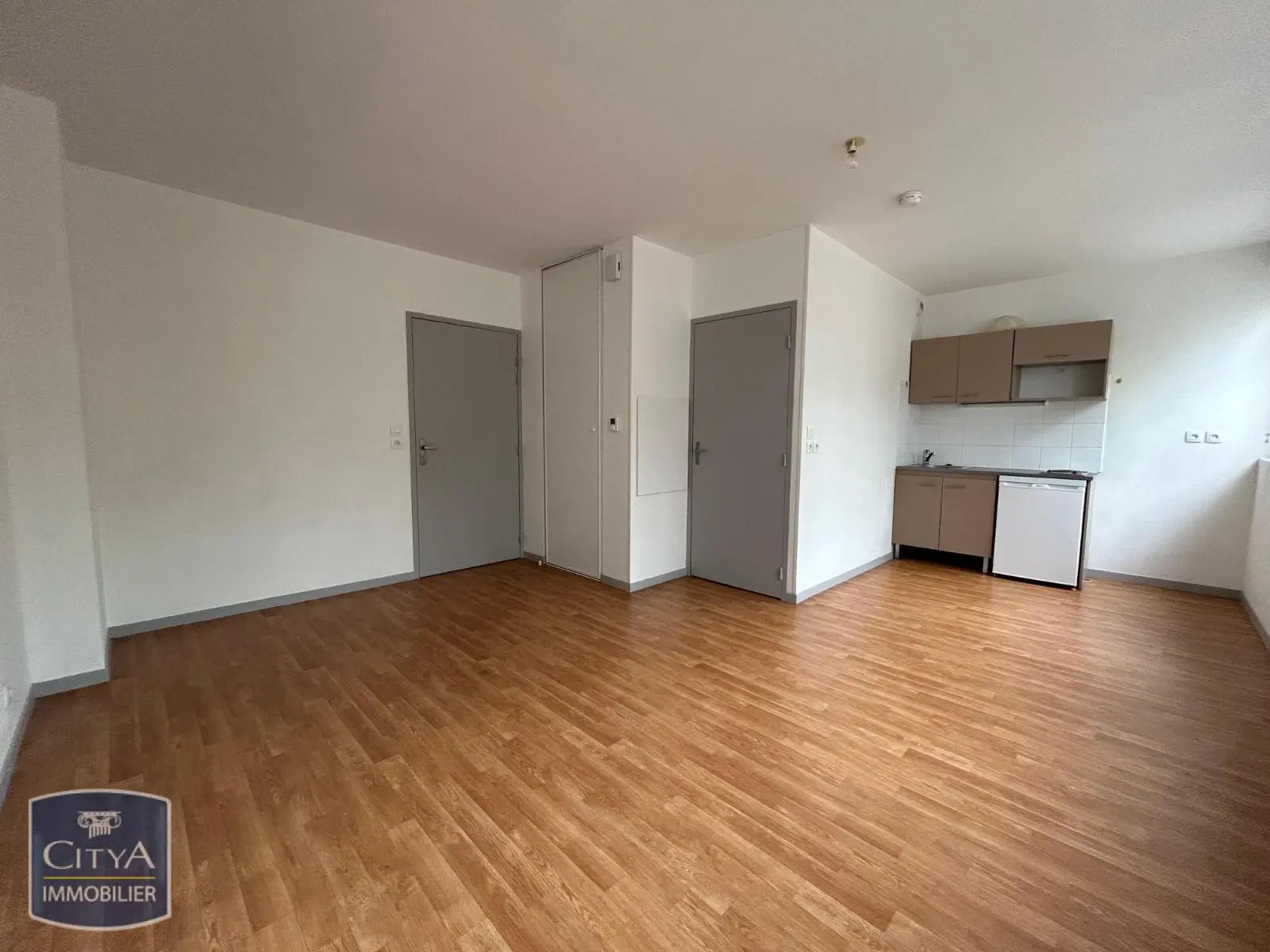 Photo 1 Appartement 1 pièce 27.69m²