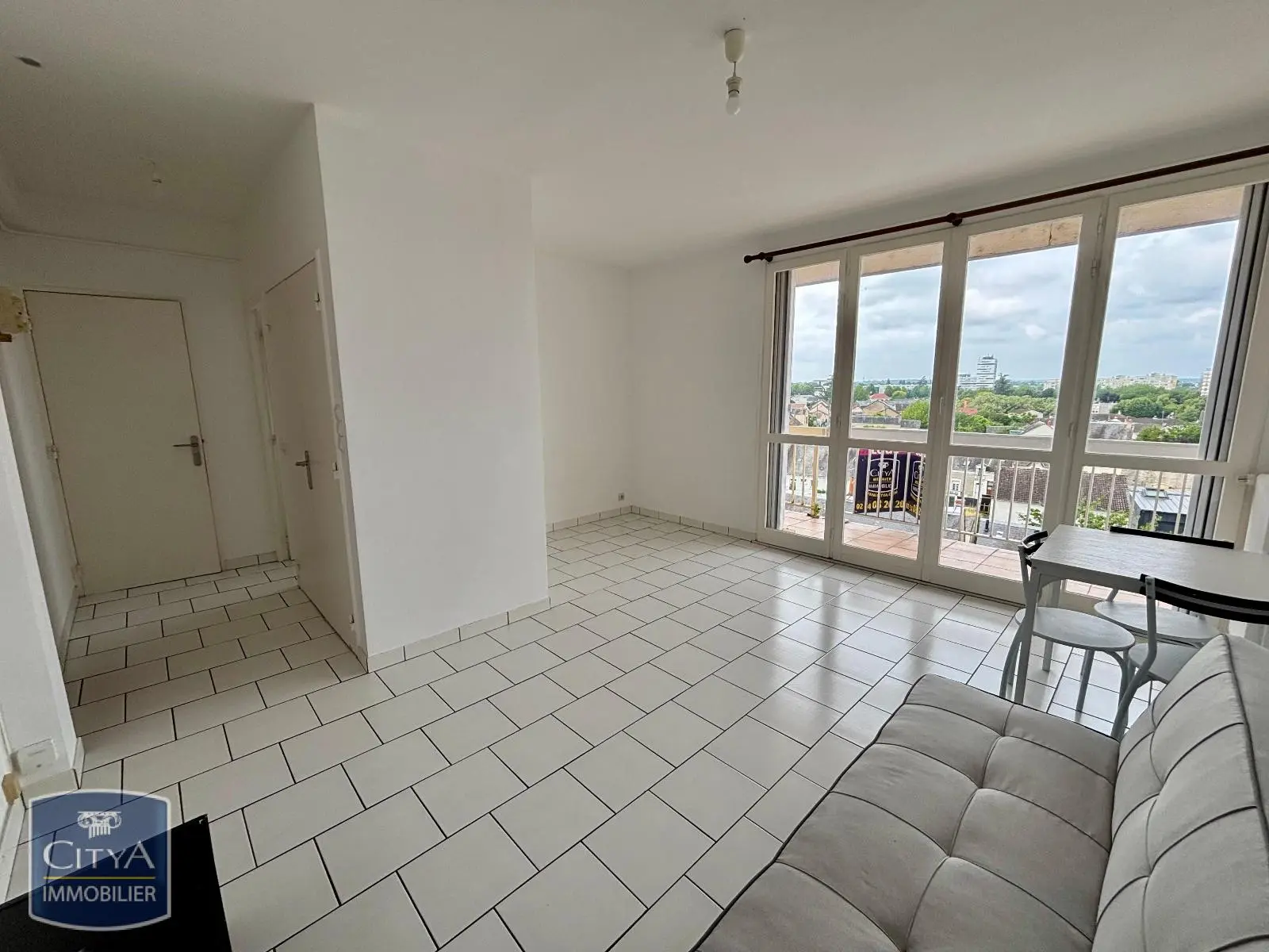 Photo 1 Appartement 1 pièce 27.91m²