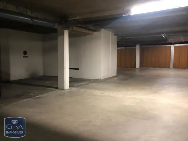 Photo 2 Parking