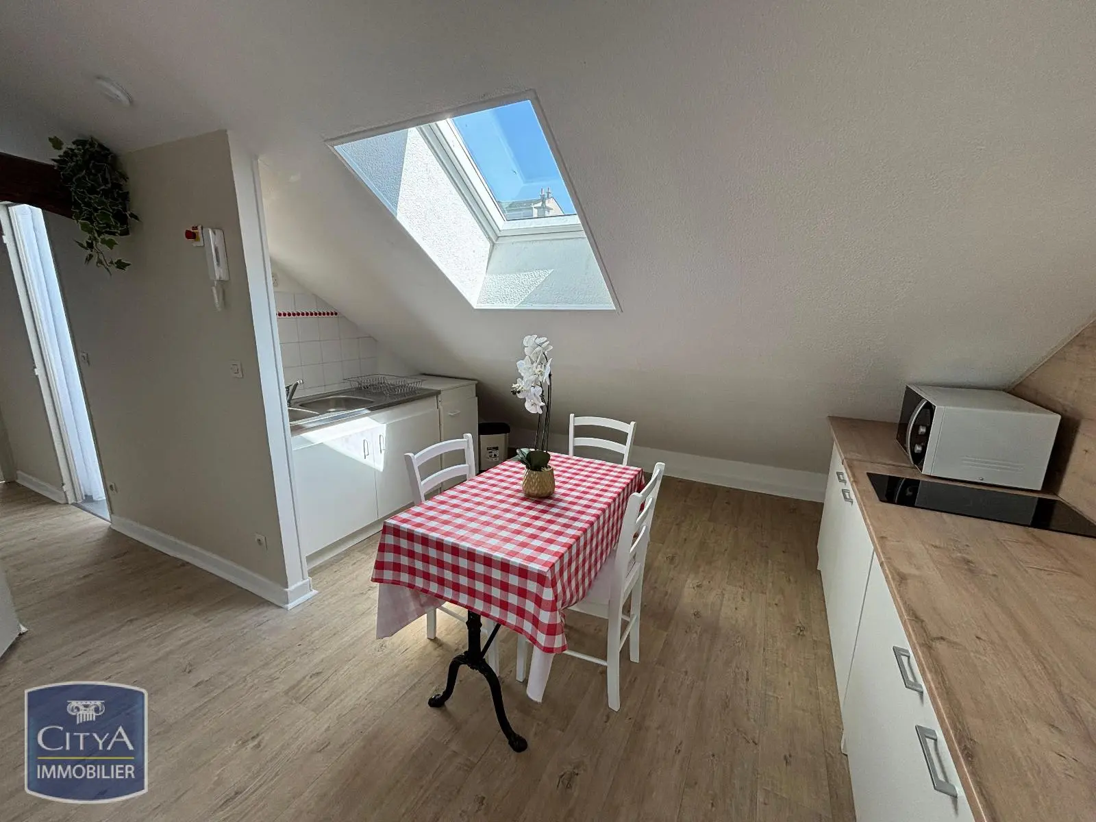 Photo 1 Appartement 2 pièces 12.85m²