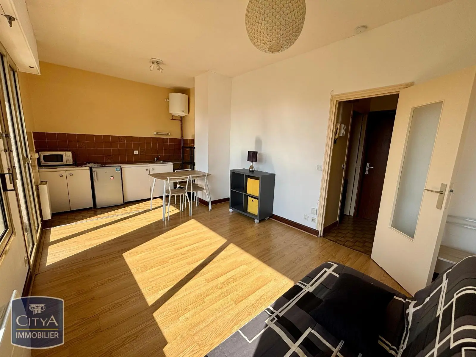 Photo 2 Appartement 1 pièce 23.63m²