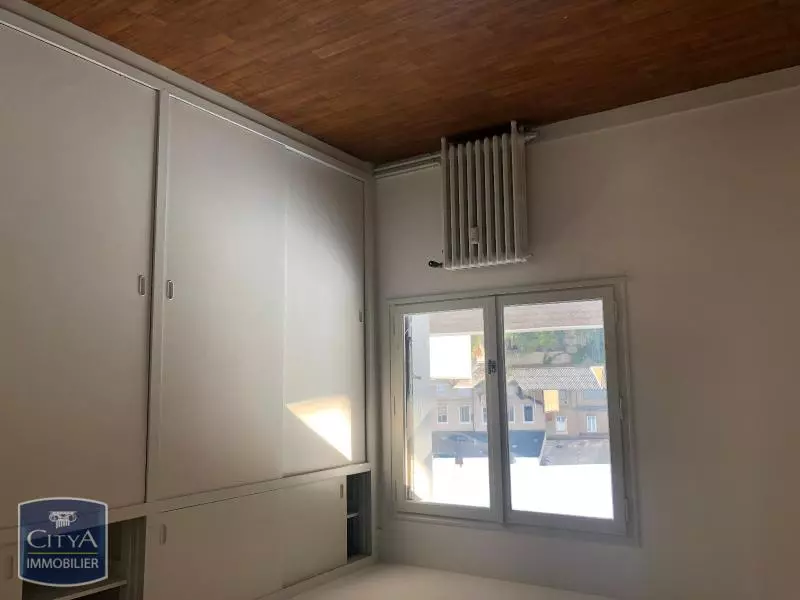 Illustration pour Appartement 5 pièces 109m² Photo Appartement 5 pièces 109m²