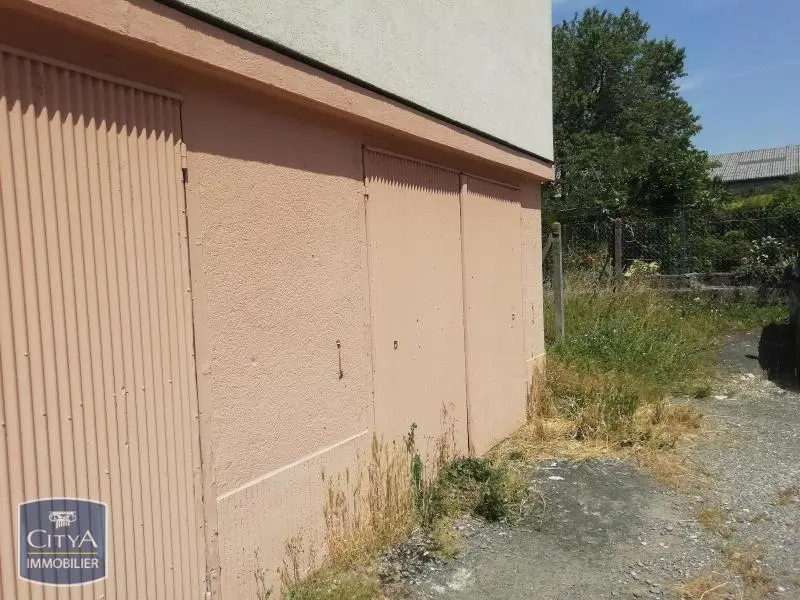 Photo 2 Parking