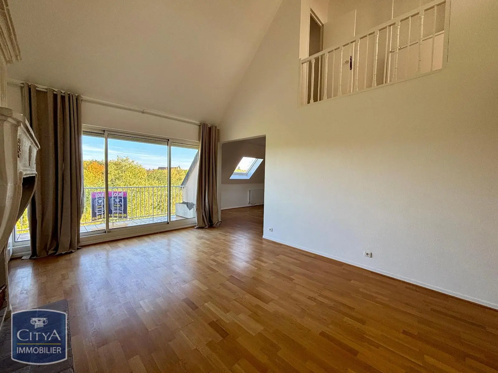 Photo 1 Appartement 5 pièces 140.92m²
