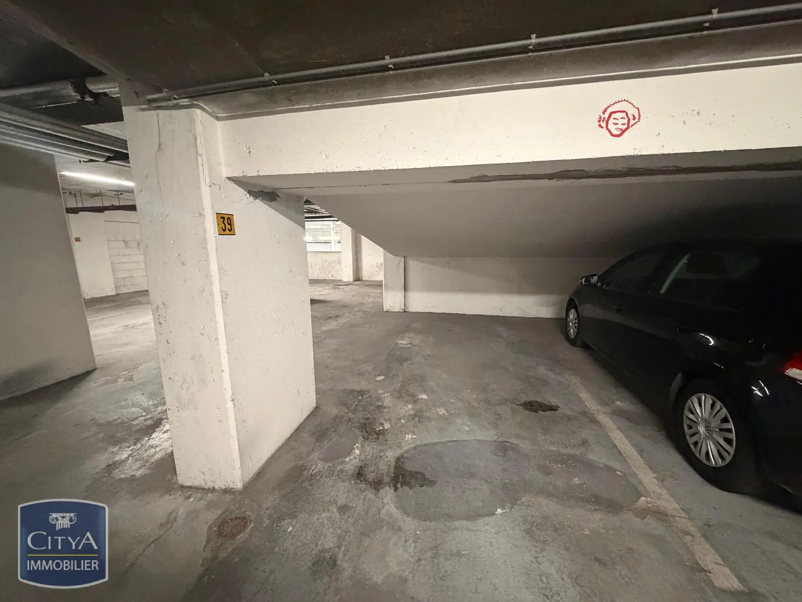 Photo 2 Parking