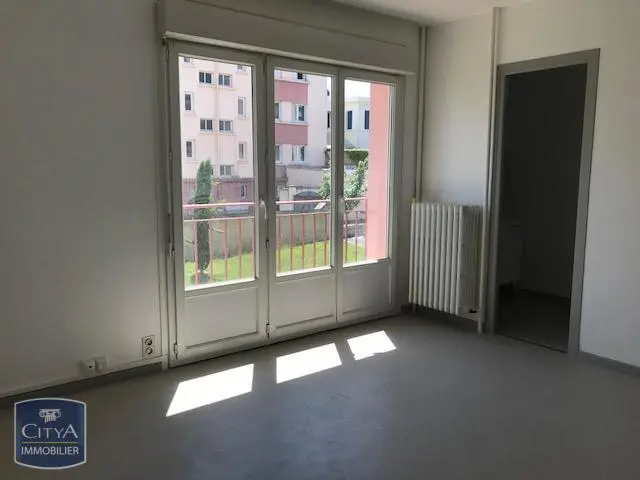 Photo 1 Appartement 1 pièce 28.2m²