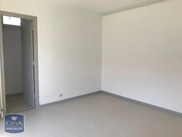 Photo 2 Appartement 1 pièce 28.2m²