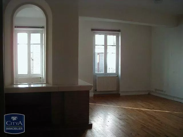 Illustration pour Appartement 6 pièces 120m² Photo Appartement 6 pièces 120m²