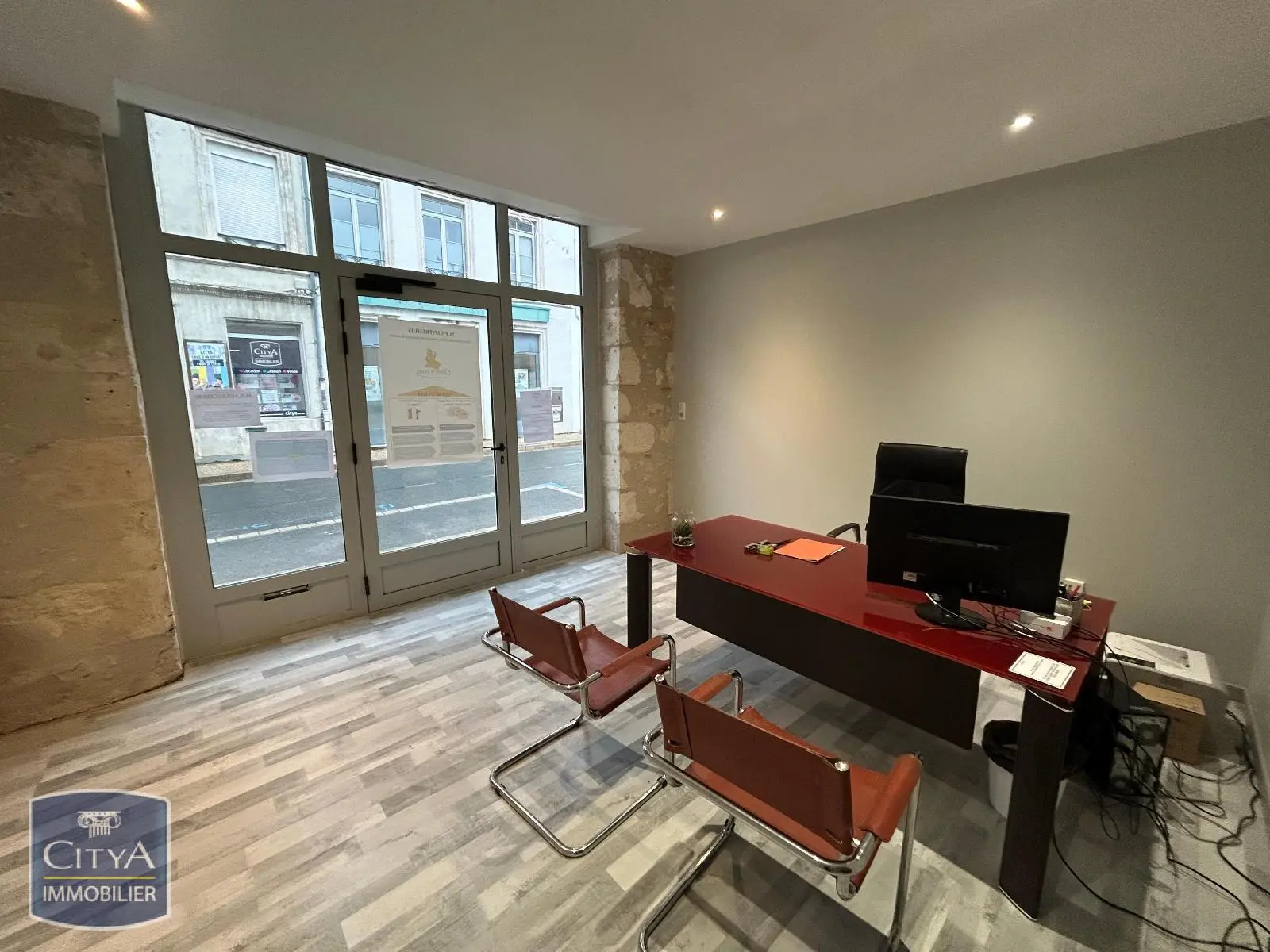 Photo 2 Local Professionnel 2 pièces